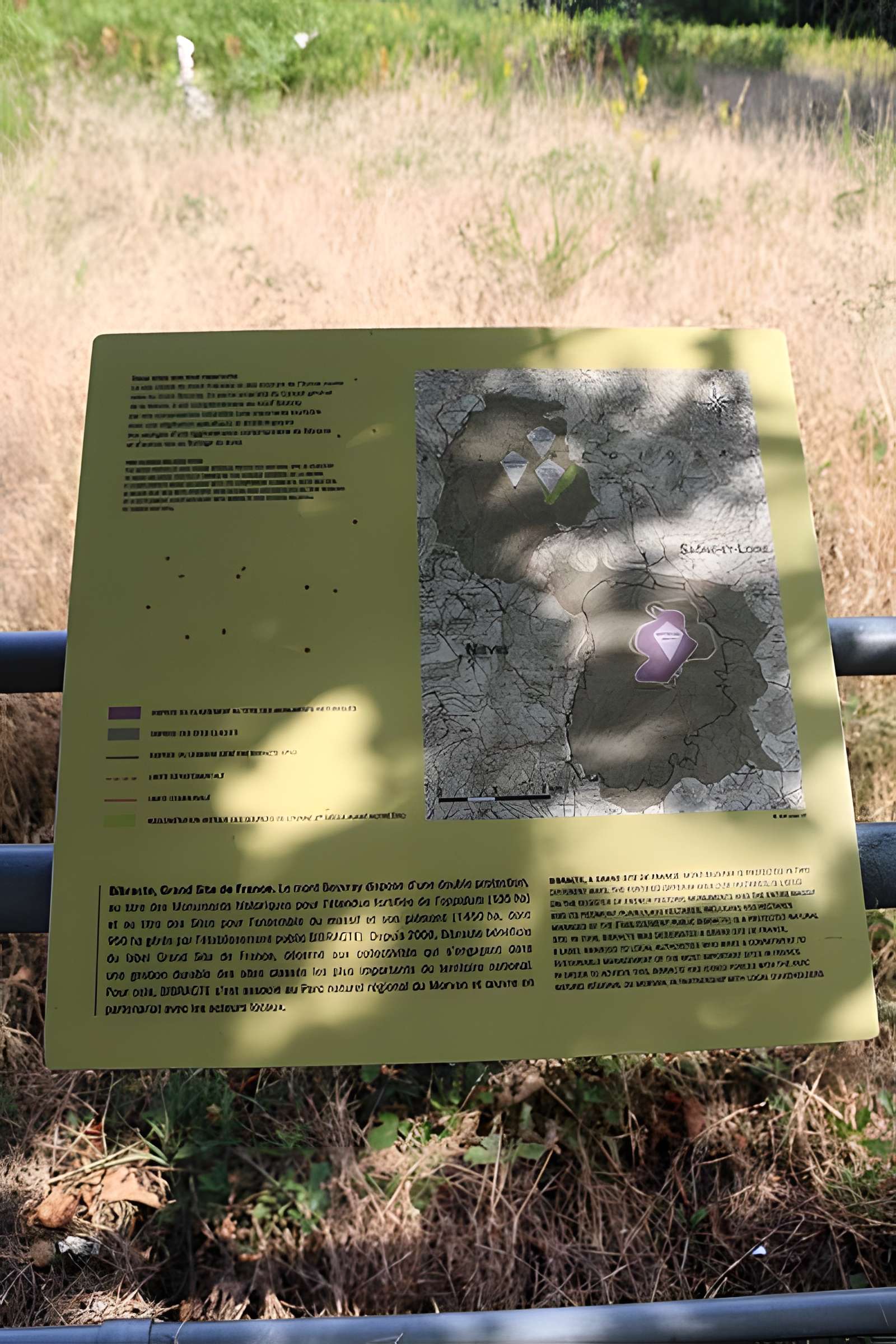 Oppidum du Mont-Beuvray, dit aussi oppidum de Bibracte (également sur commune de Glux-en-Glenne, dans la Nièvre)