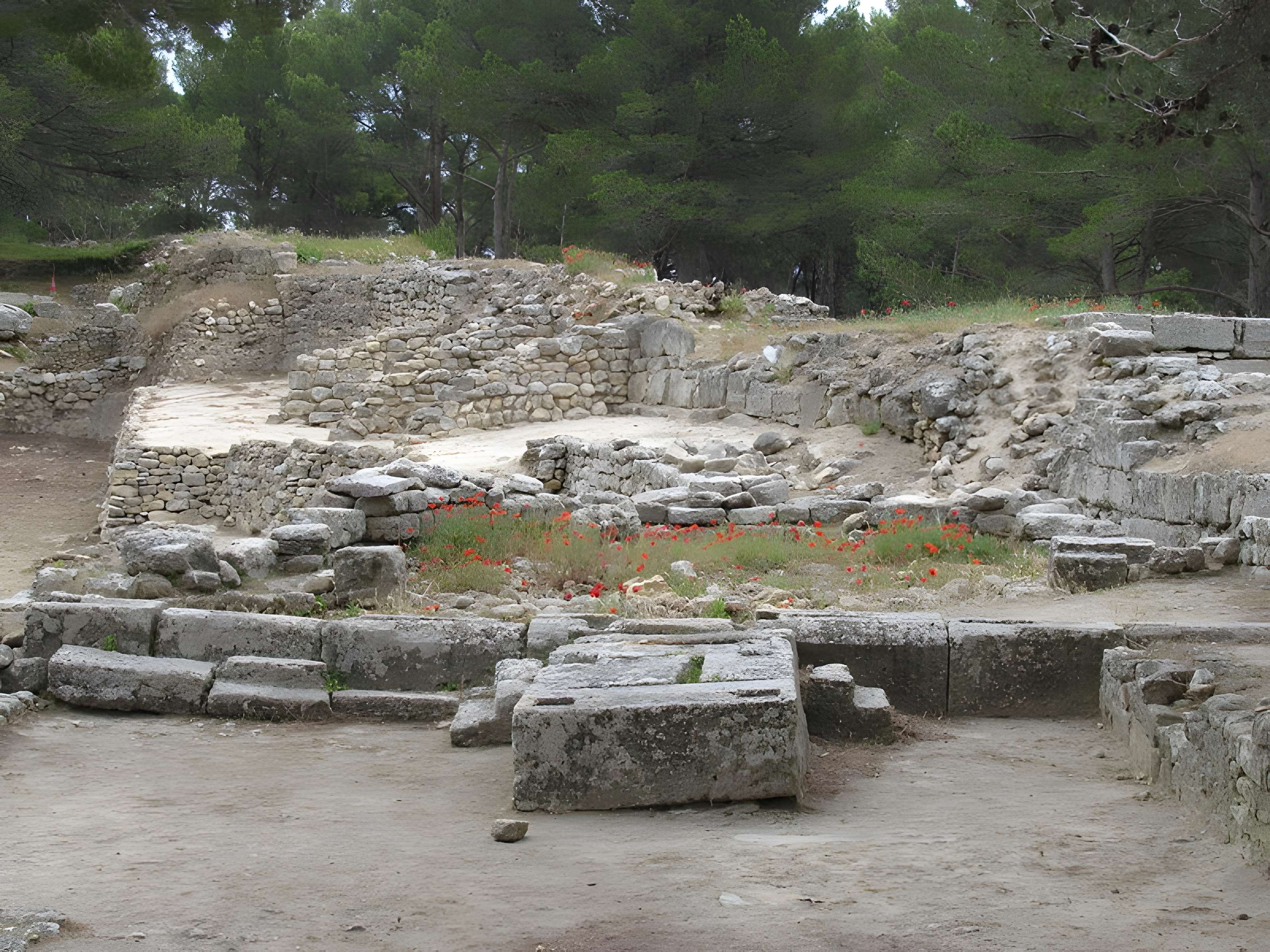 Chapelle Saint-Michel de Saint-Mitre-les-Remparts 