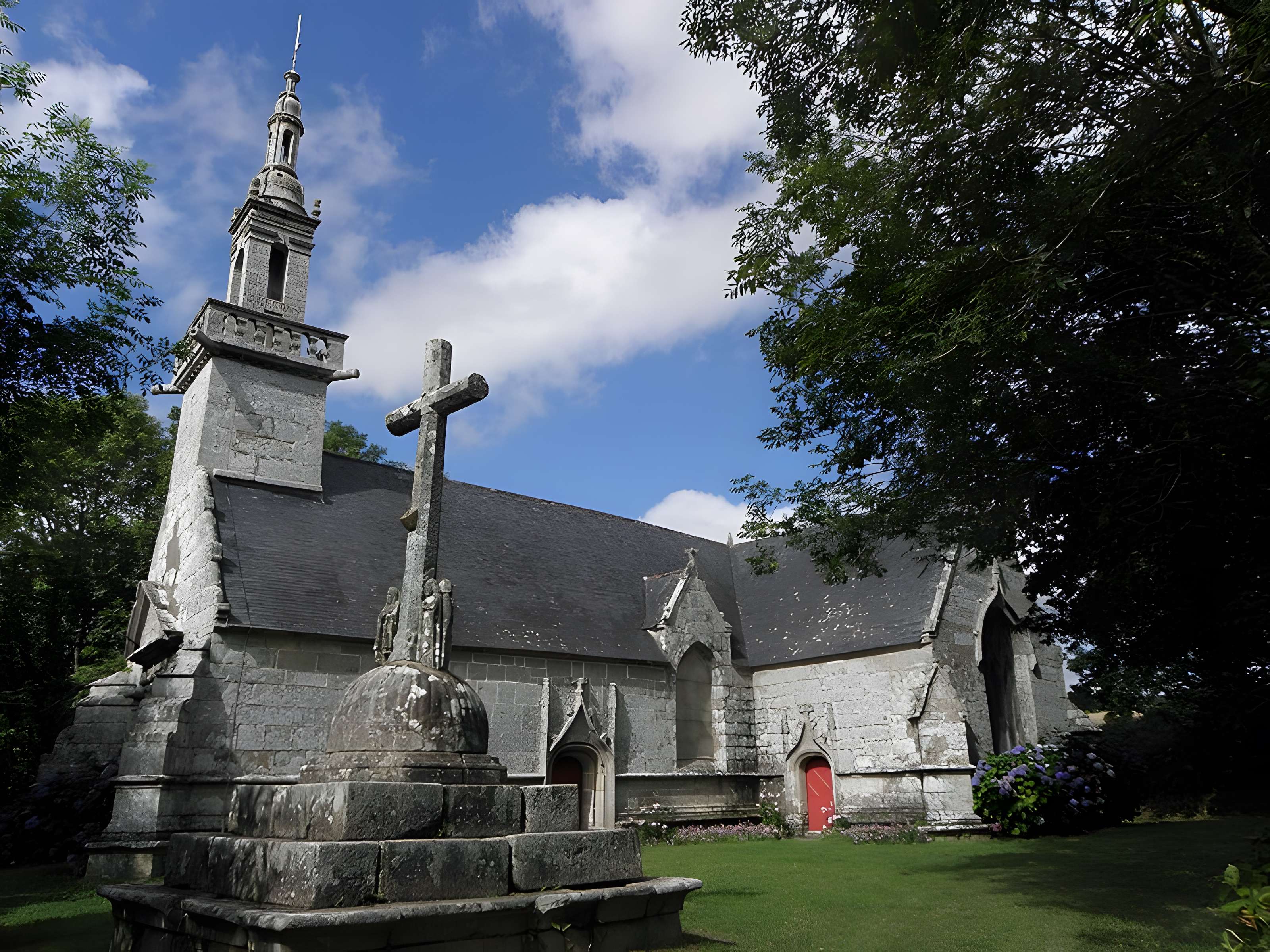 Chapelle Saint-Pierre de Plogonnec