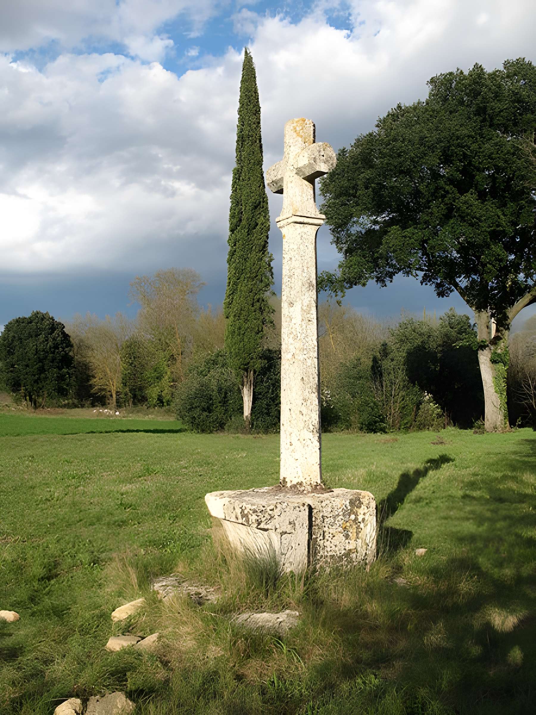 Chapelle Saint-Pierre de Vers-Pont-du-Gard