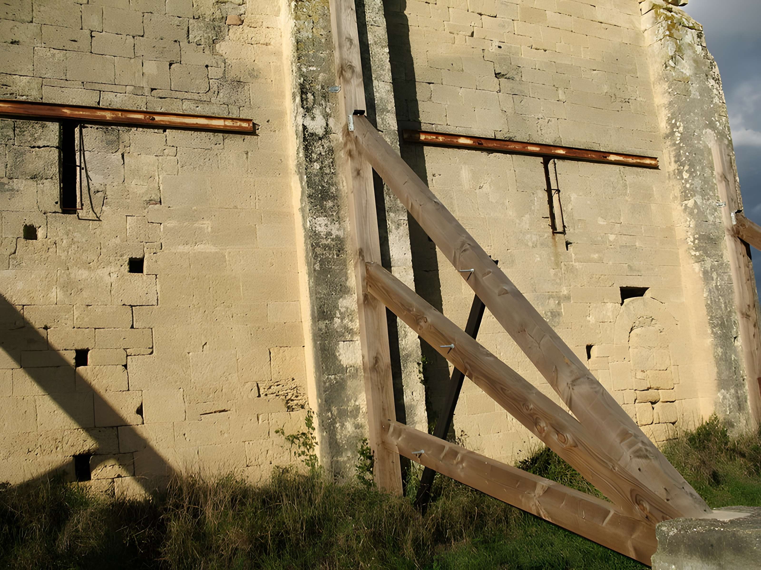 Chapelle Saint-Pierre de Vers-Pont-du-Gard