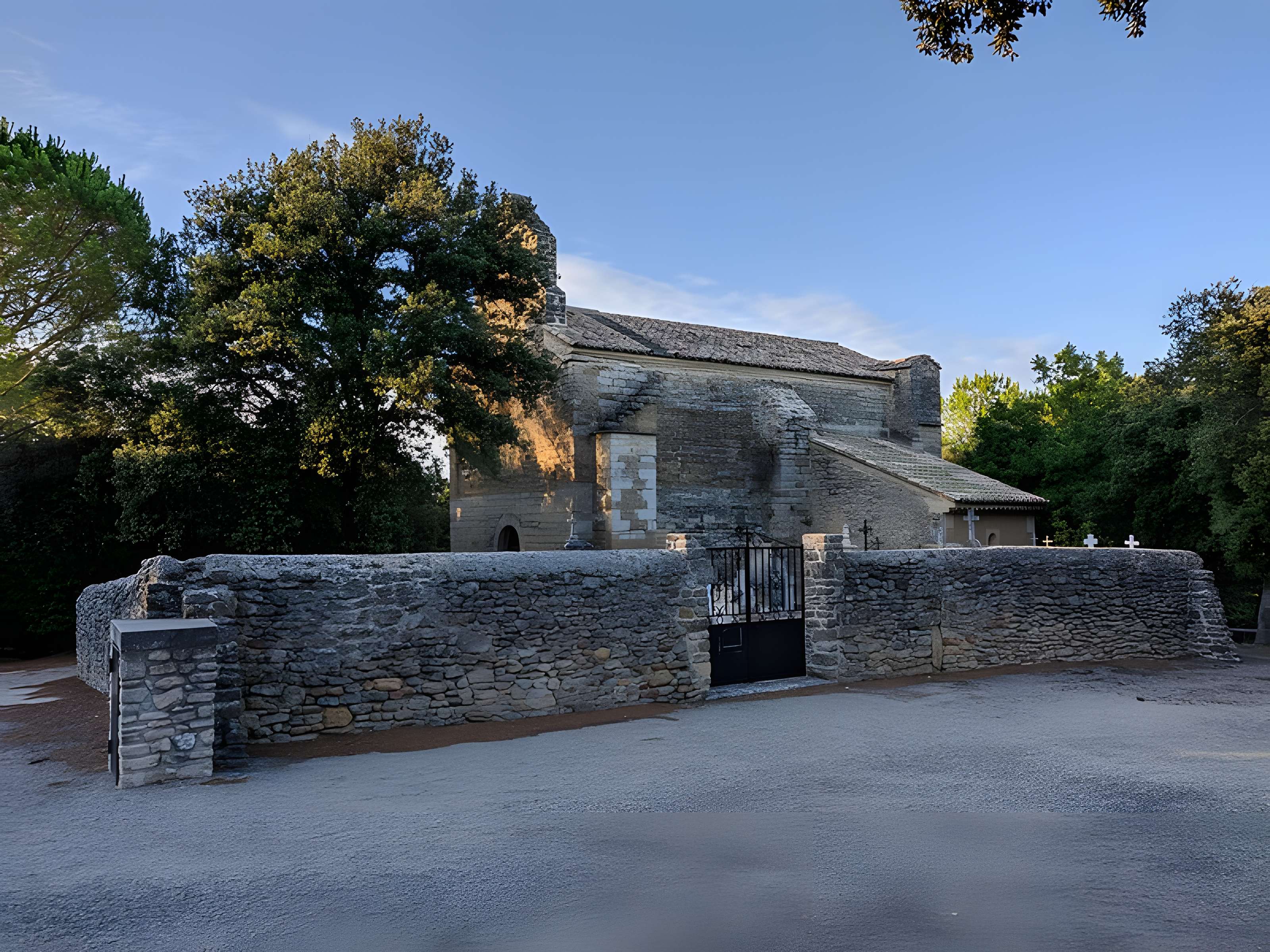 Chapelle Saint-Pierre-aux-Liens de Mondragon