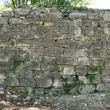 Vestiges de loppidum celto-ligure dEntremont