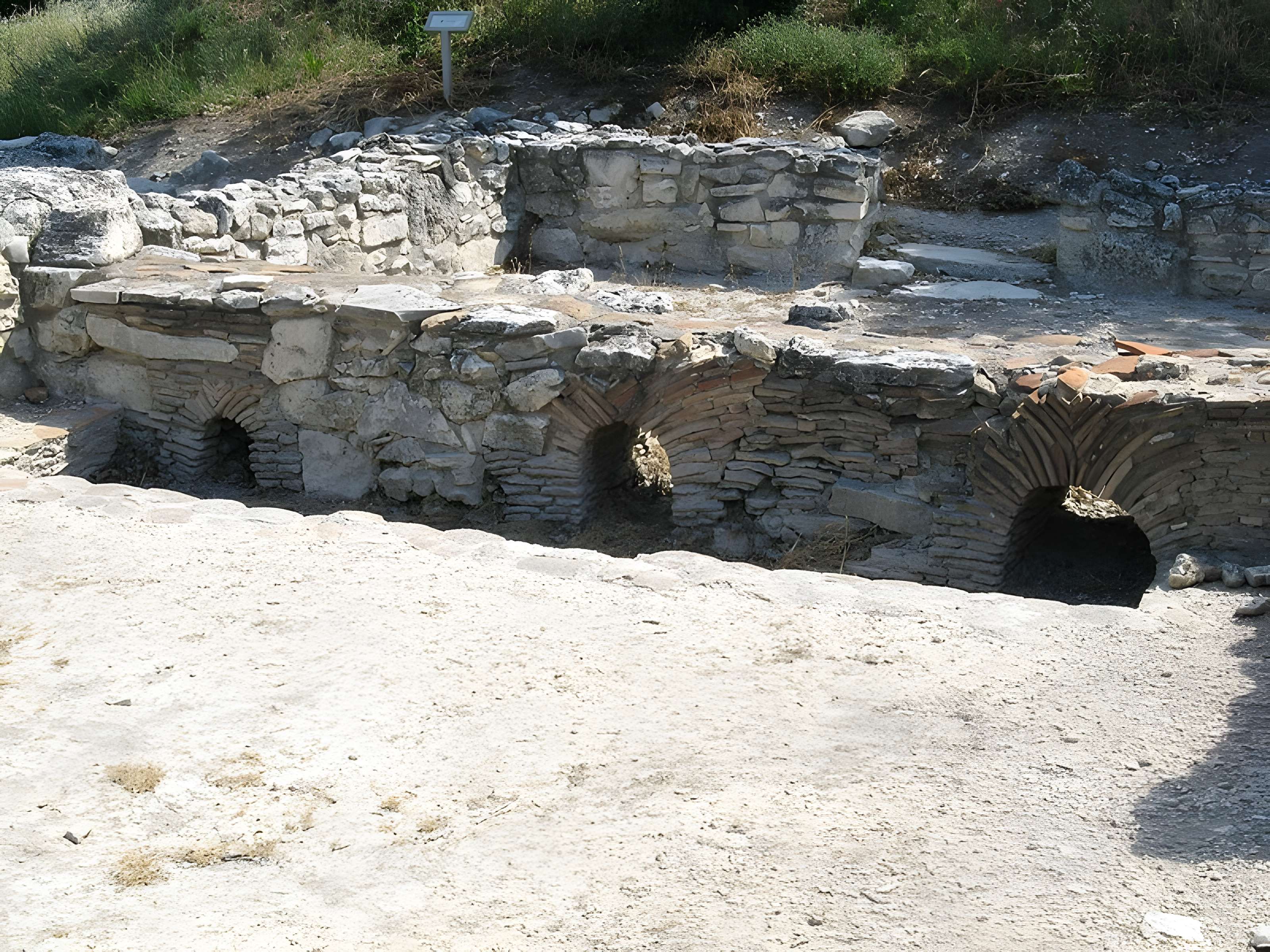 Vestiges de l'oppidum celto-ligure d'Entremont