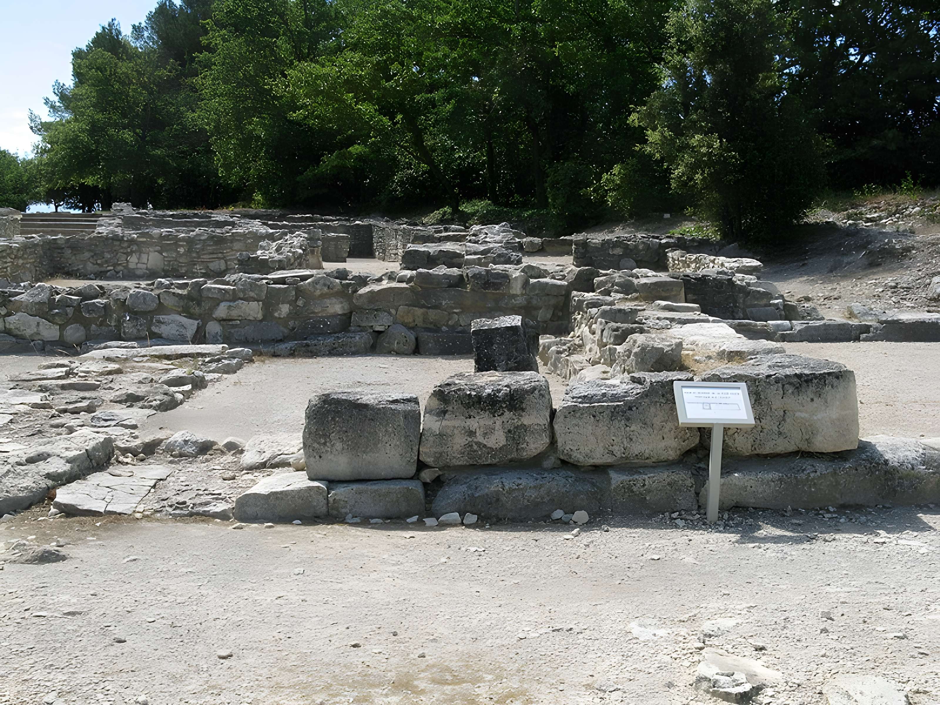 Vestiges de l'oppidum celto-ligure d'Entremont