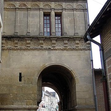 Palais de Charlemagne à Attigny
