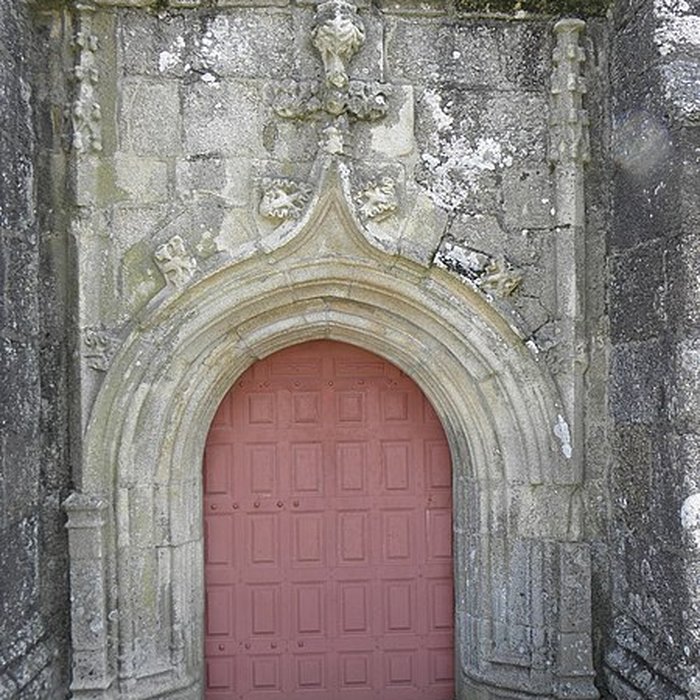 Photo de Chapelle seigneuriale Saint-Laurent de Saint-Gilles-Pligeaux