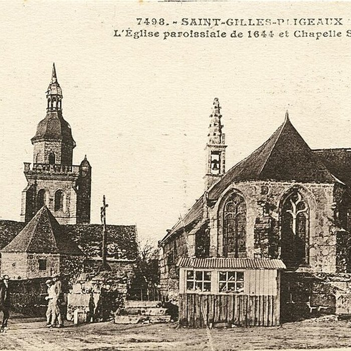 Photo de Chapelle seigneuriale Saint-Laurent de Saint-Gilles-Pligeaux