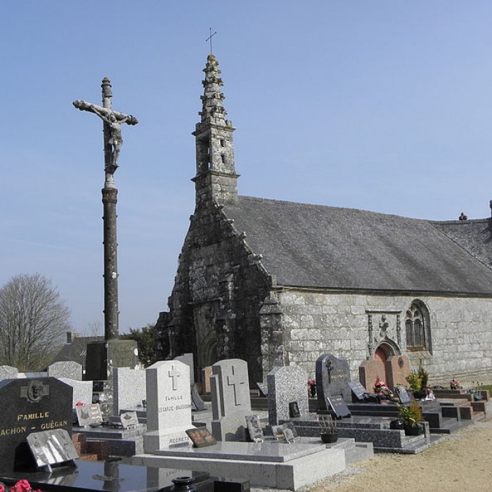 Photo de Chapelle seigneuriale Saint-Laurent de Saint-Gilles-Pligeaux