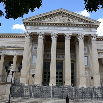 Palais de justice de Nîmes