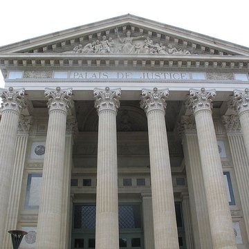 Palais de justice de Nîmes