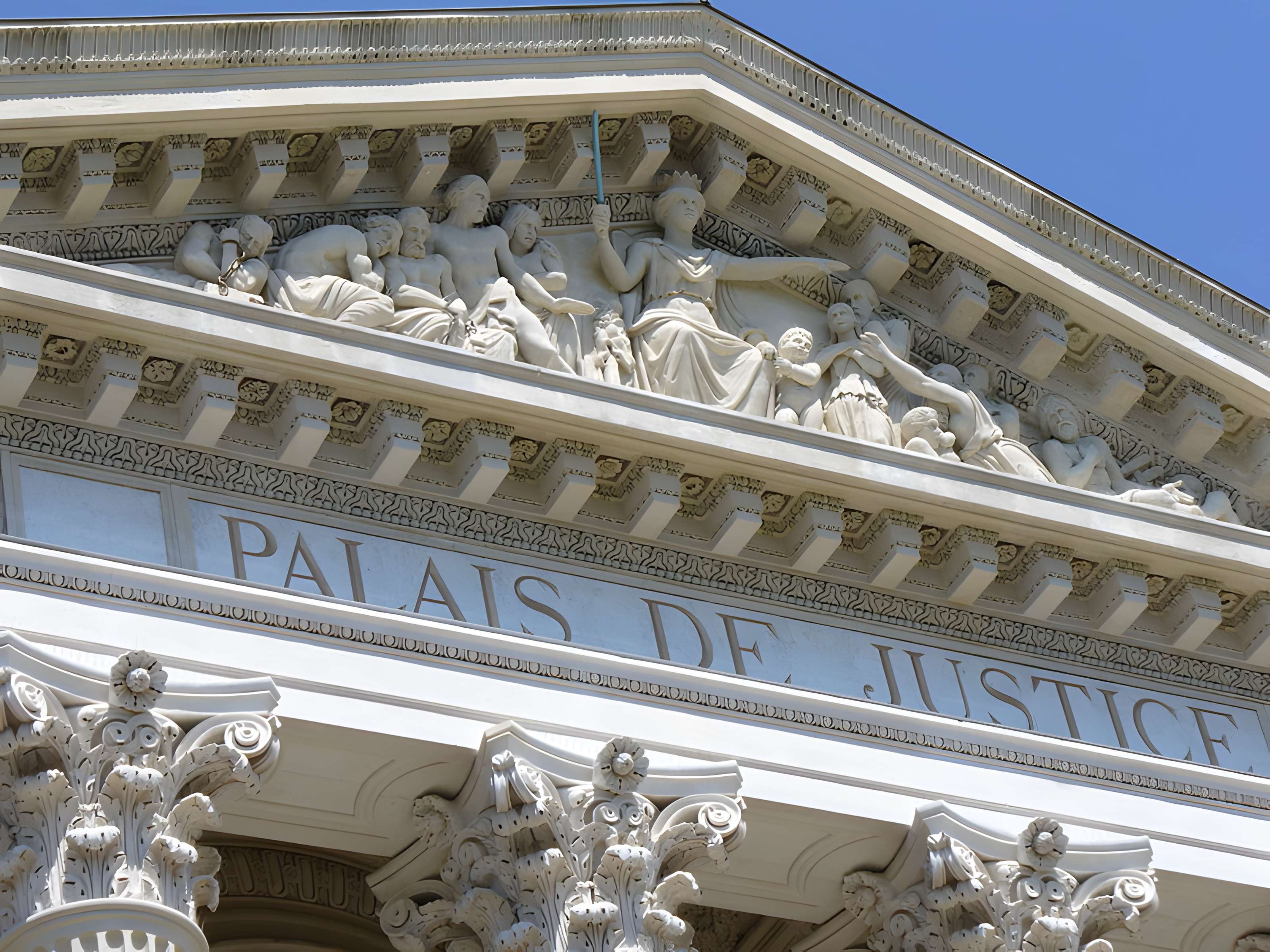 Palais de justice de Nîmes