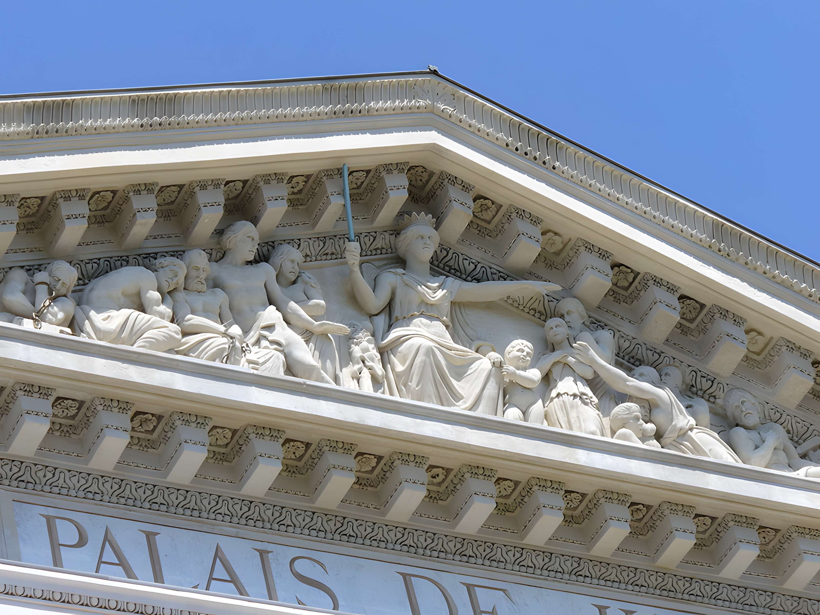Palais de justice de Nîmes