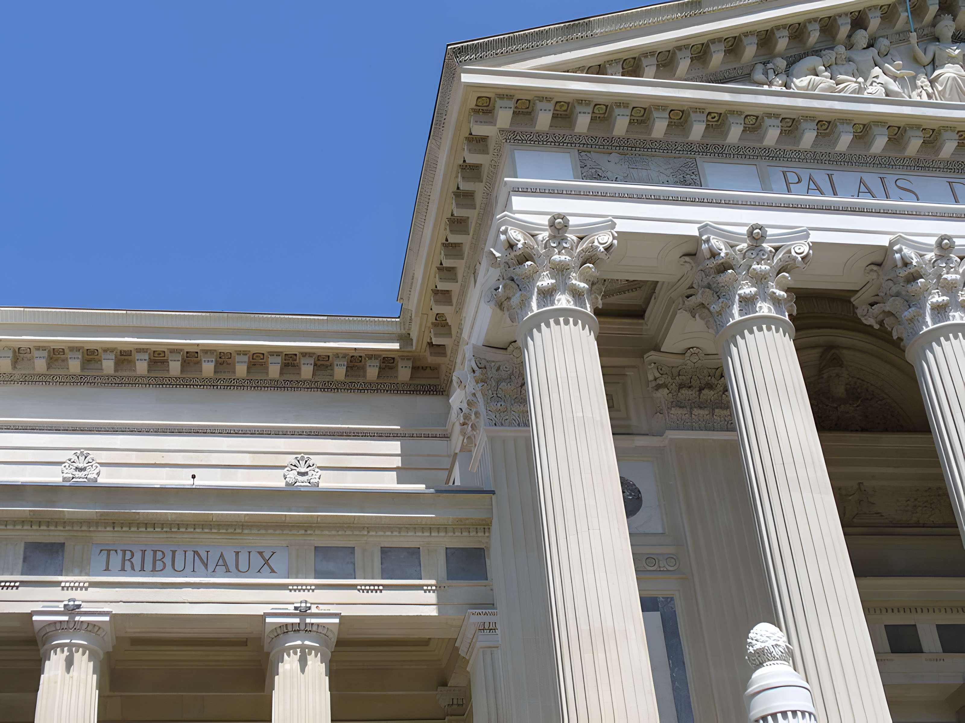 Palais de justice de Nîmes