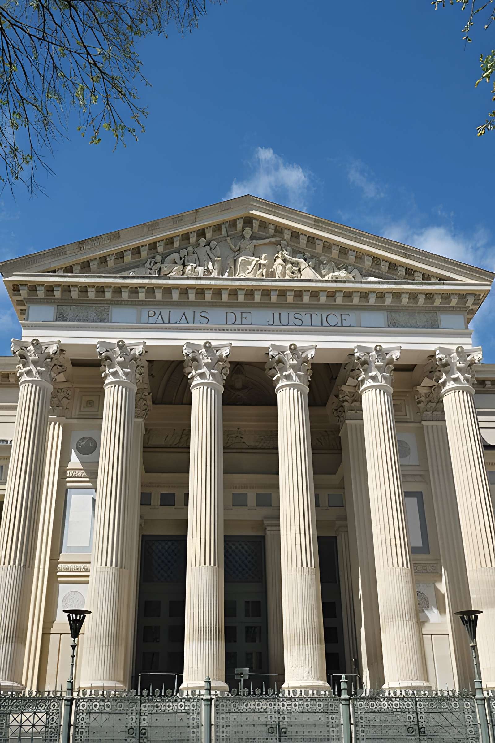 Palais de justice de Nîmes