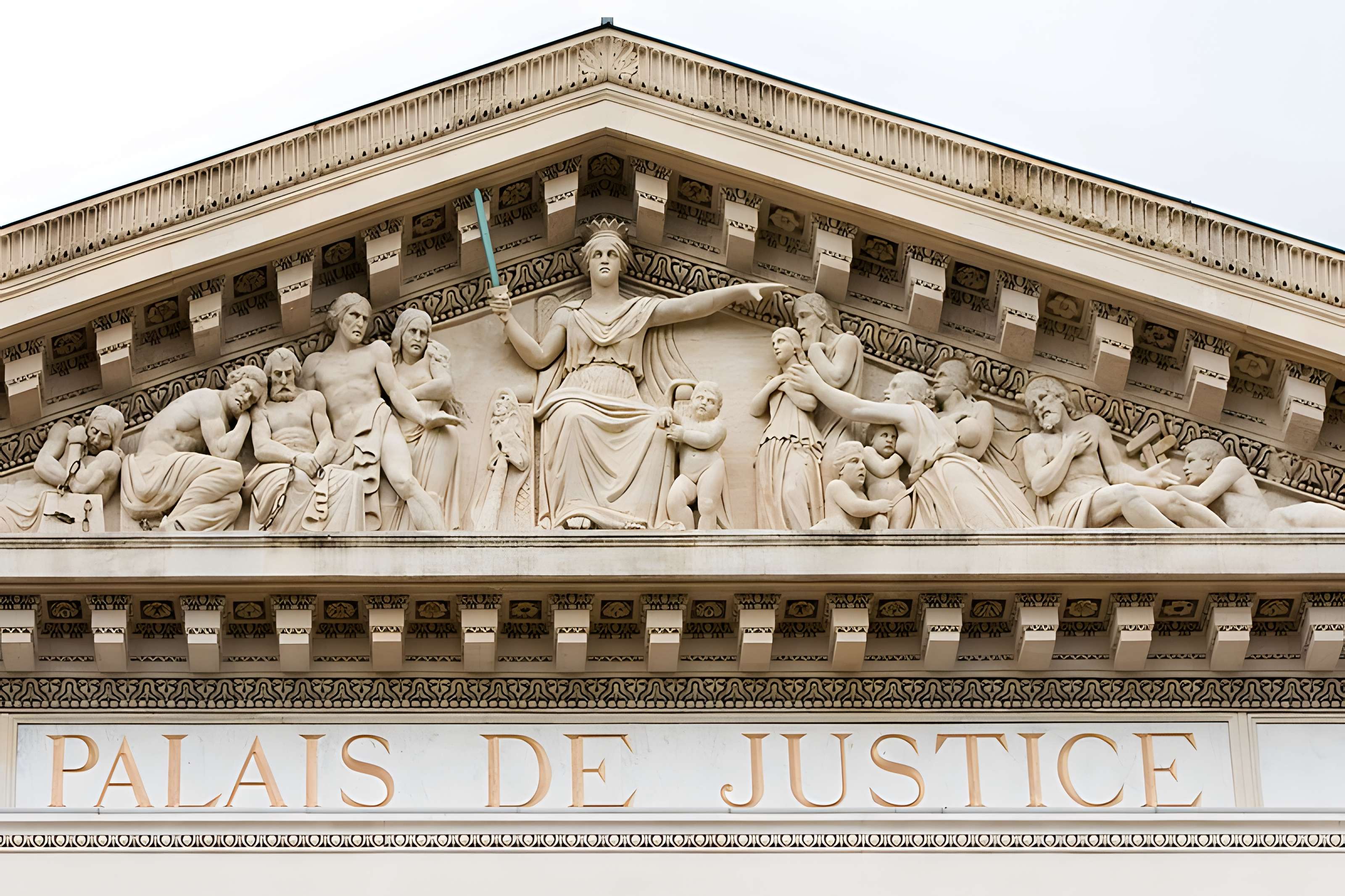 Palais de justice de Nîmes