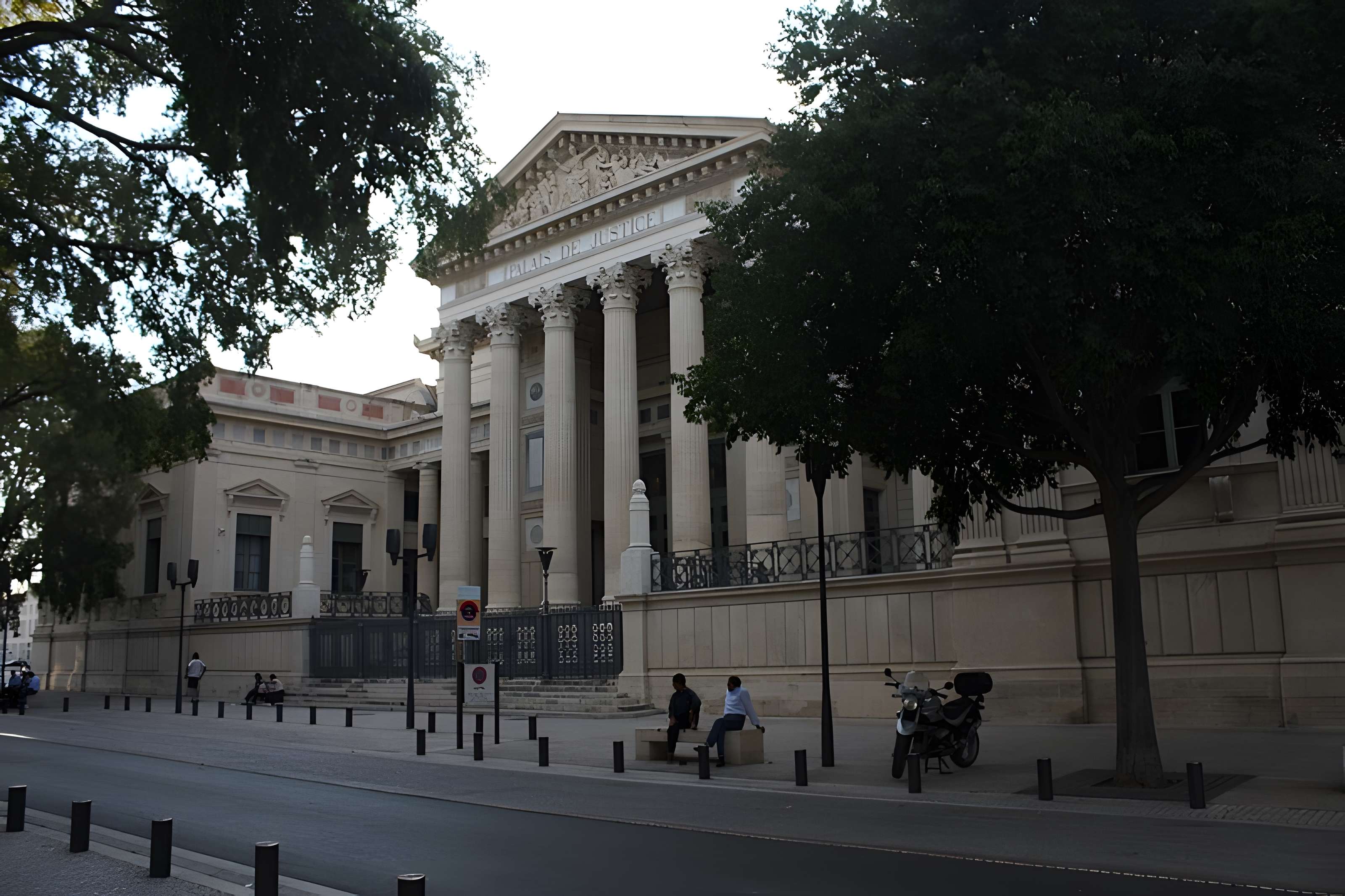 Palais de justice de Nîmes