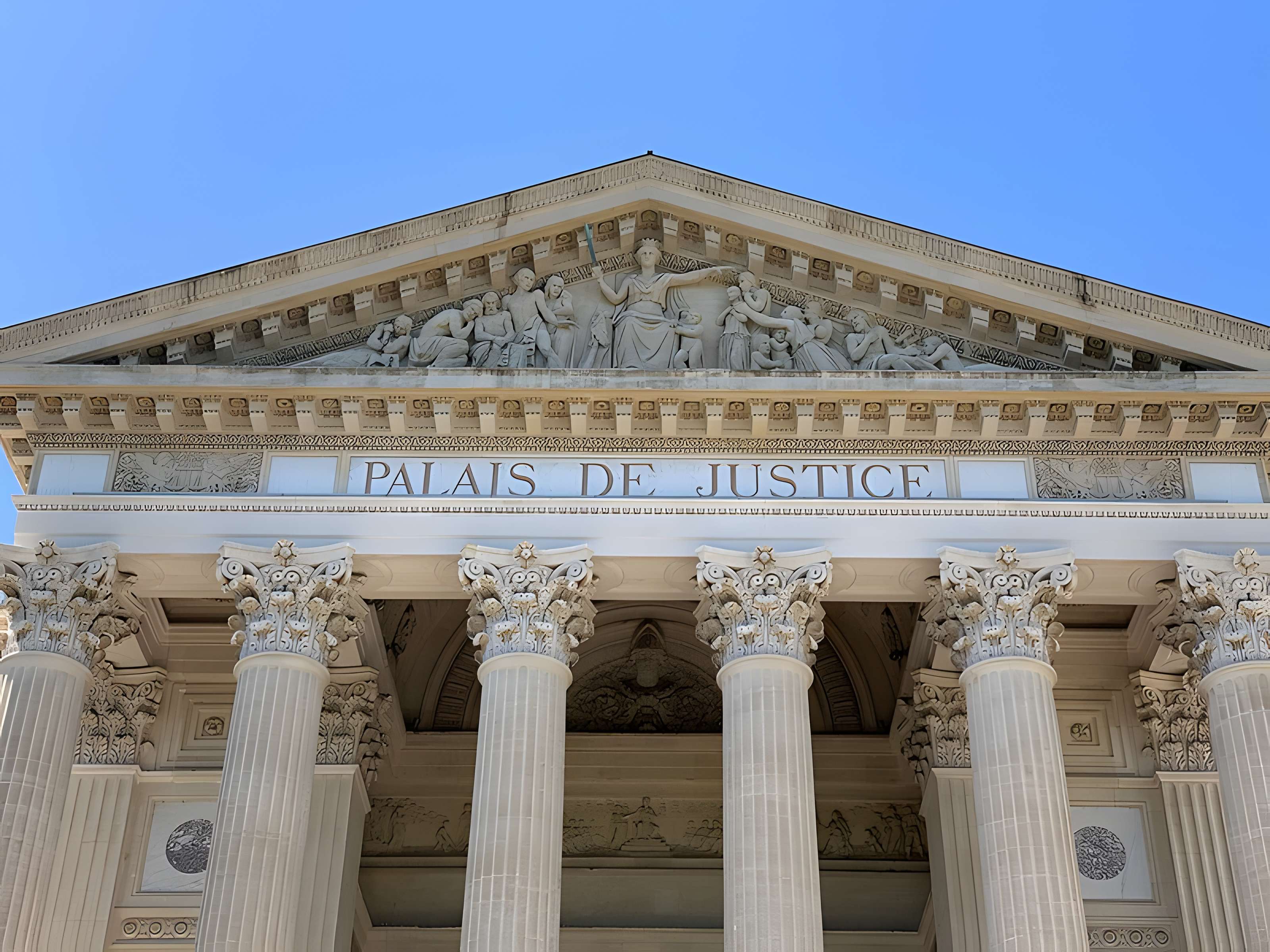 Palais de justice de Nîmes