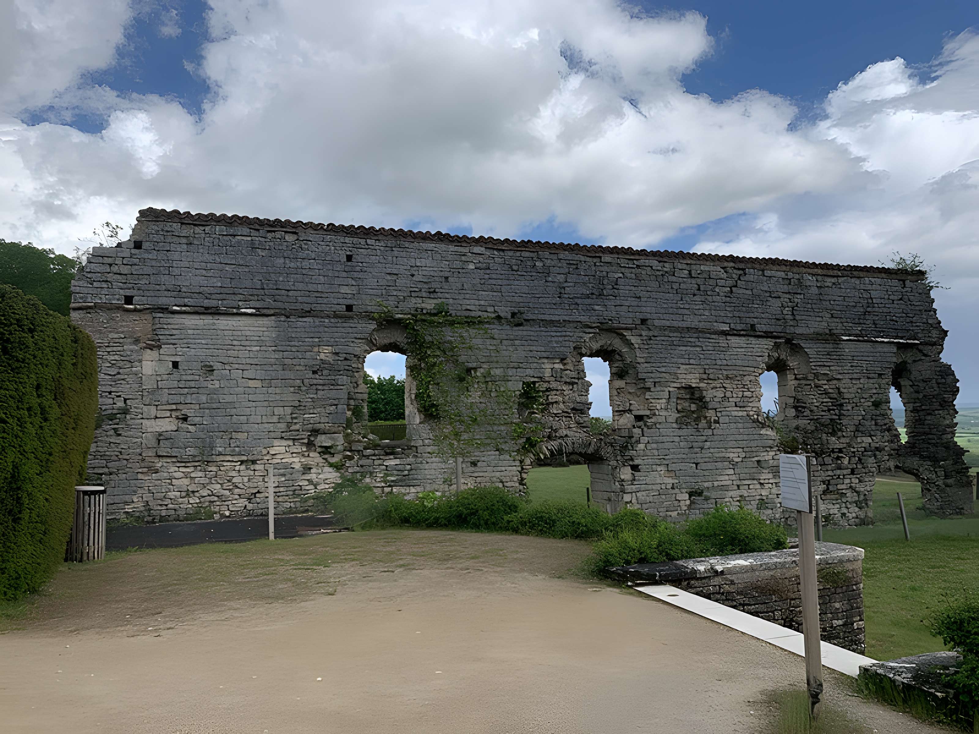 Château abbatial de Vézelay