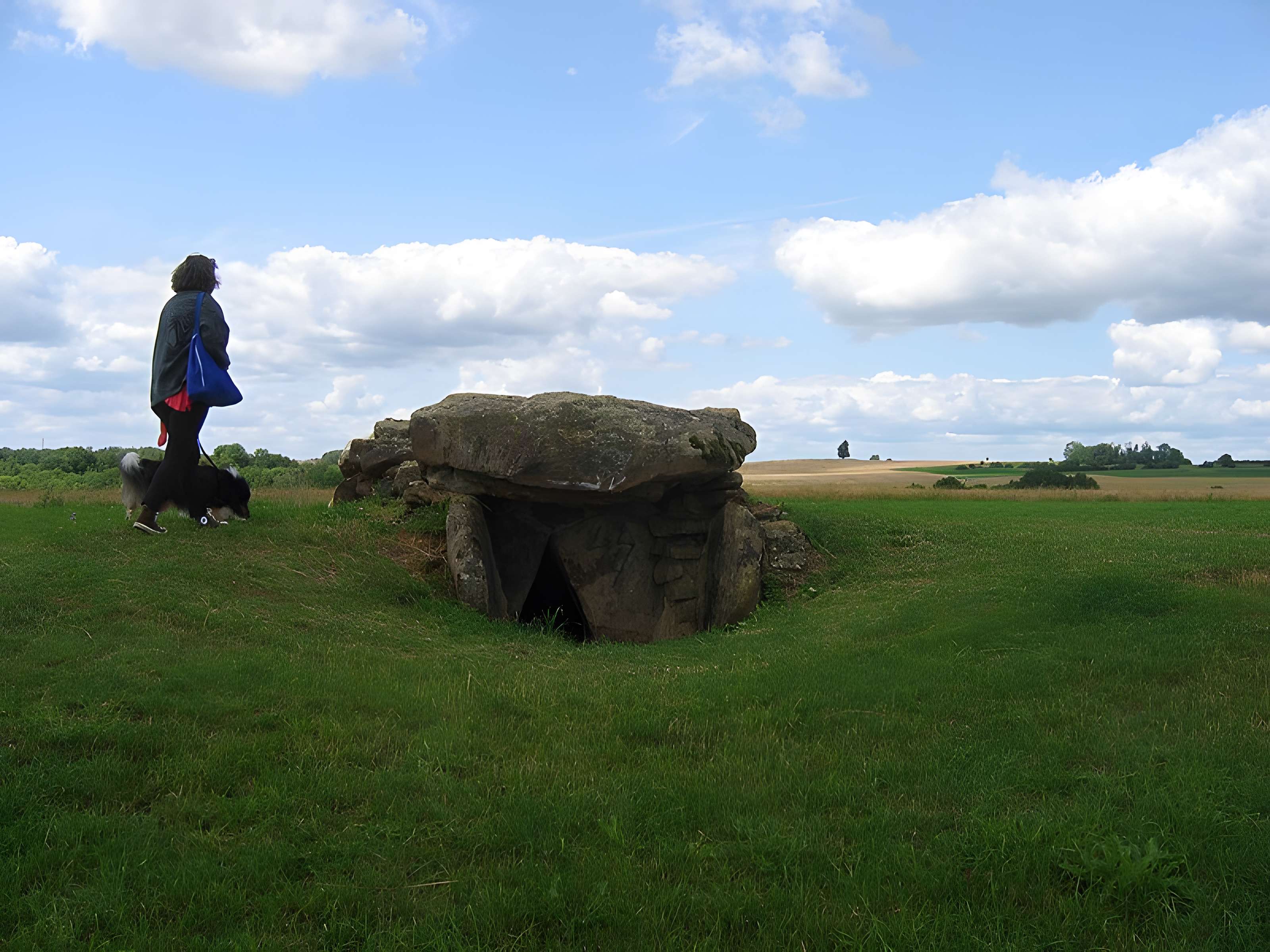 Allée couverte de Giraumont à Saint-Marcel