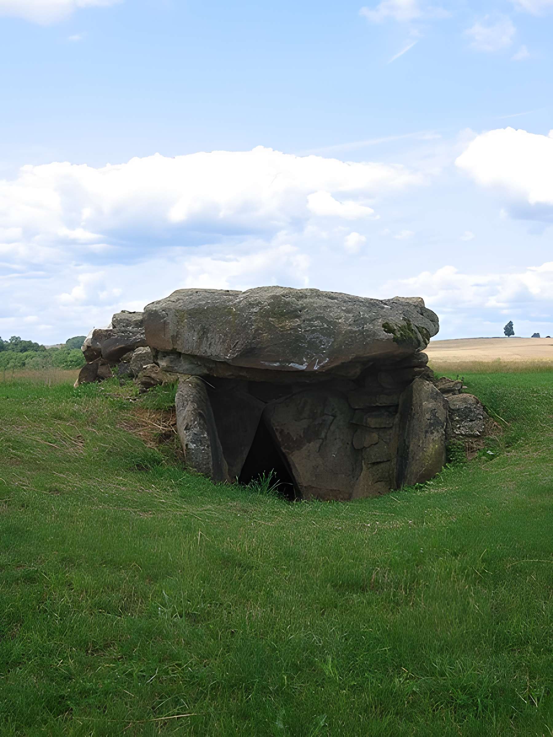 Allée couverte de Giraumont à Saint-Marcel