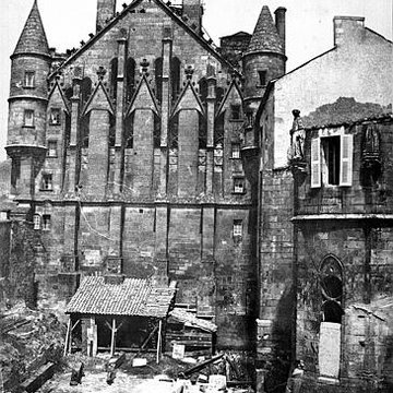 Palais des comtes de Poitiers