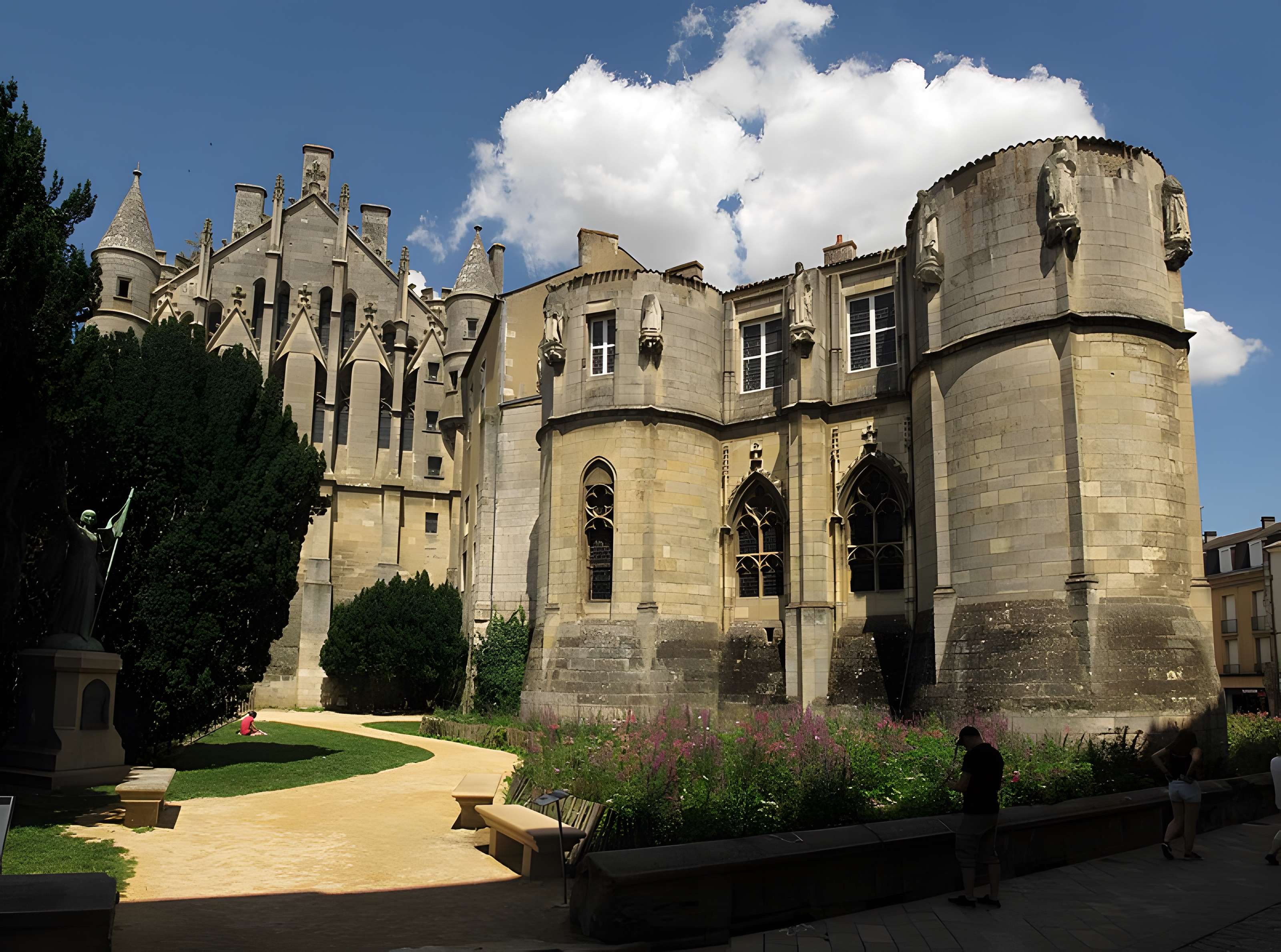 Palais des comtes de Poitiers
