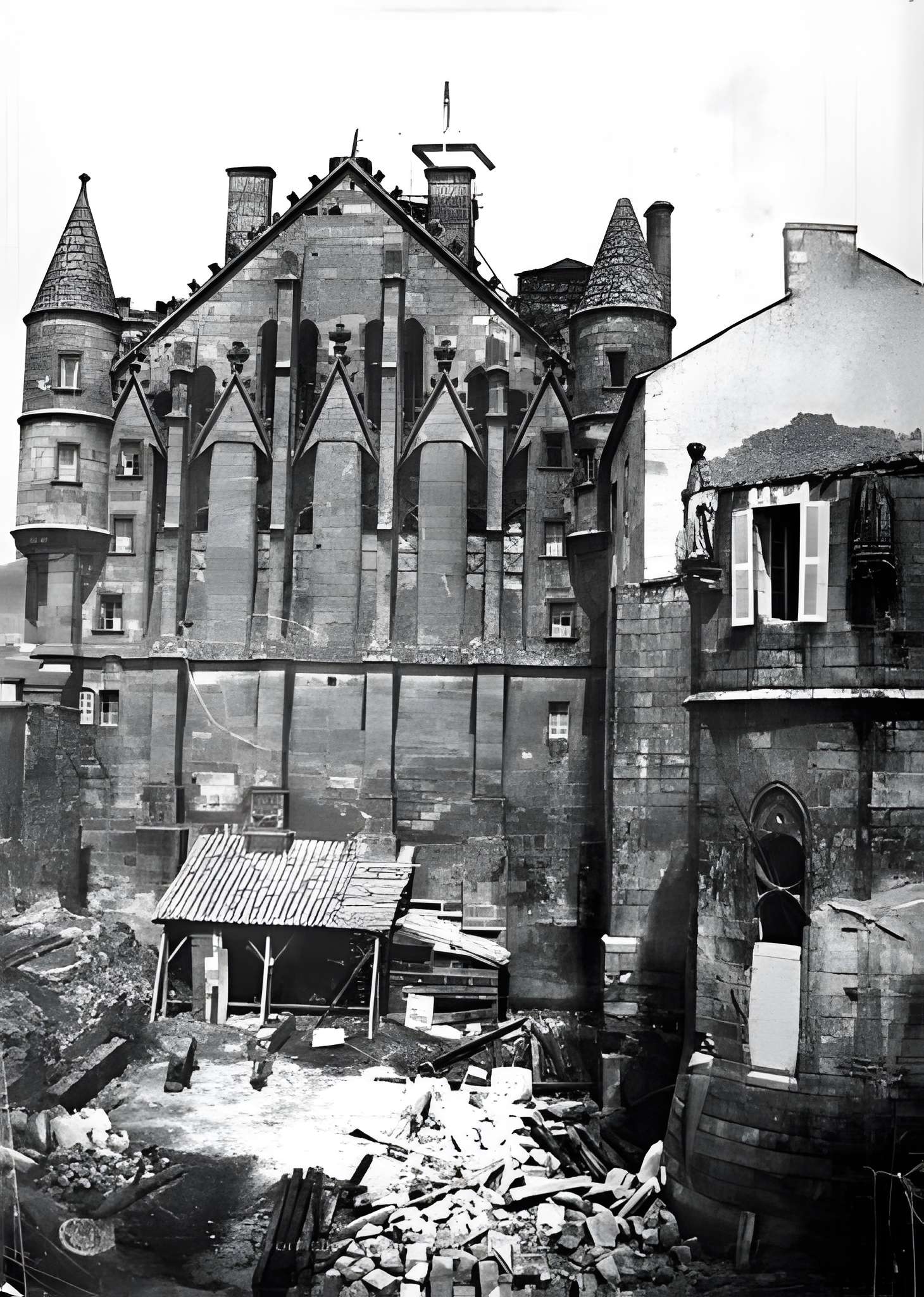 Palais des comtes de Poitiers