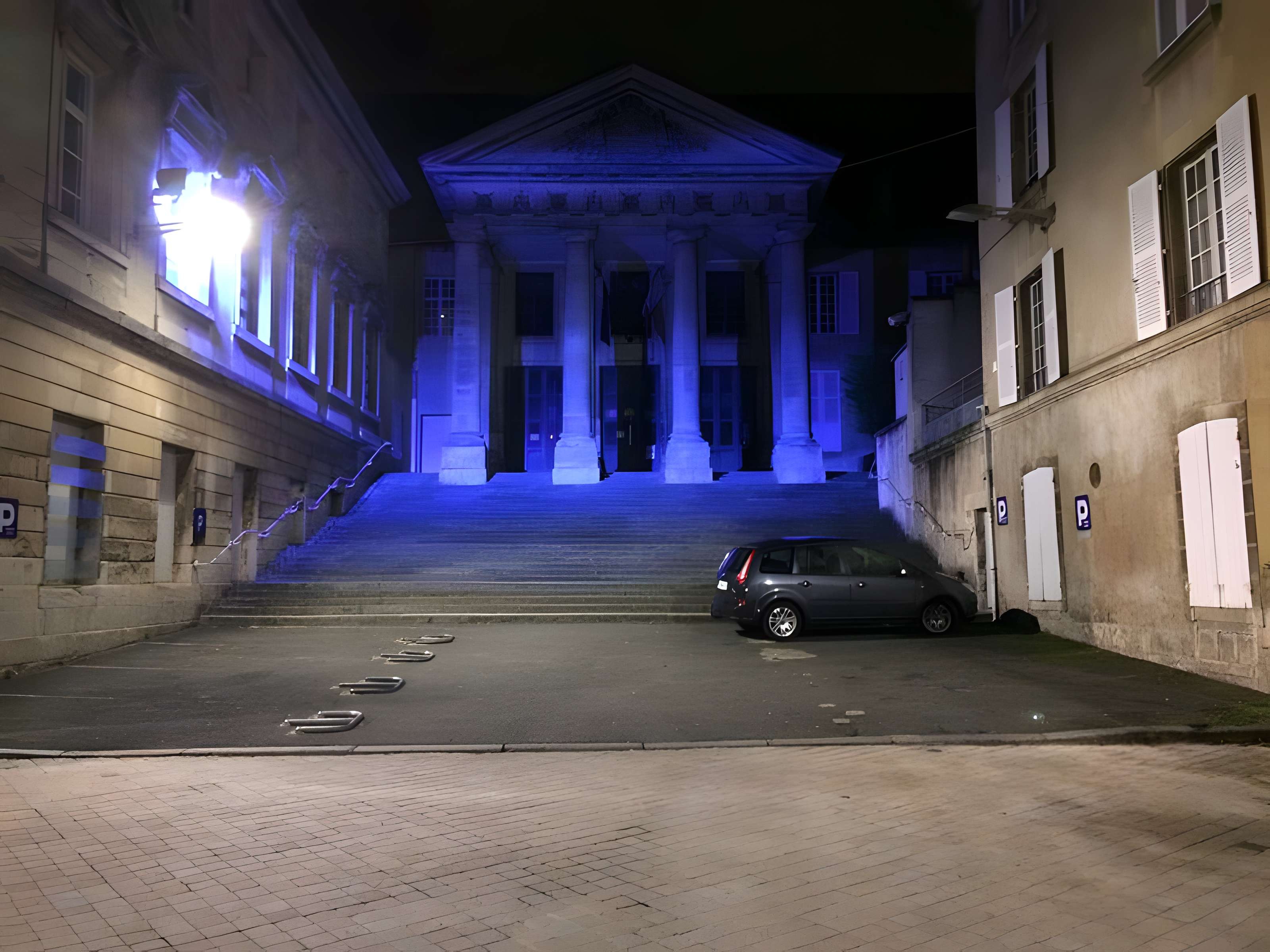 Palais des comtes de Poitiers