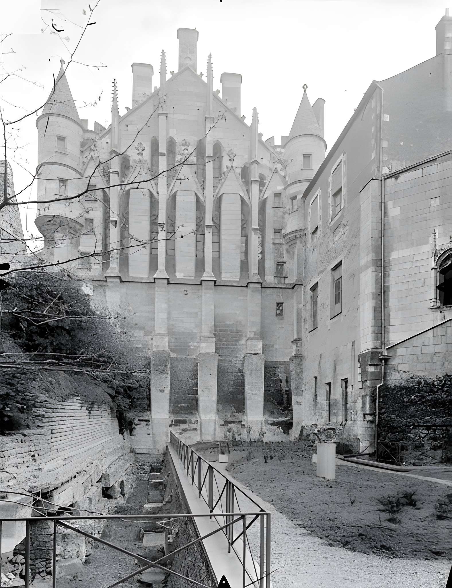 Palais des comtes de Poitiers