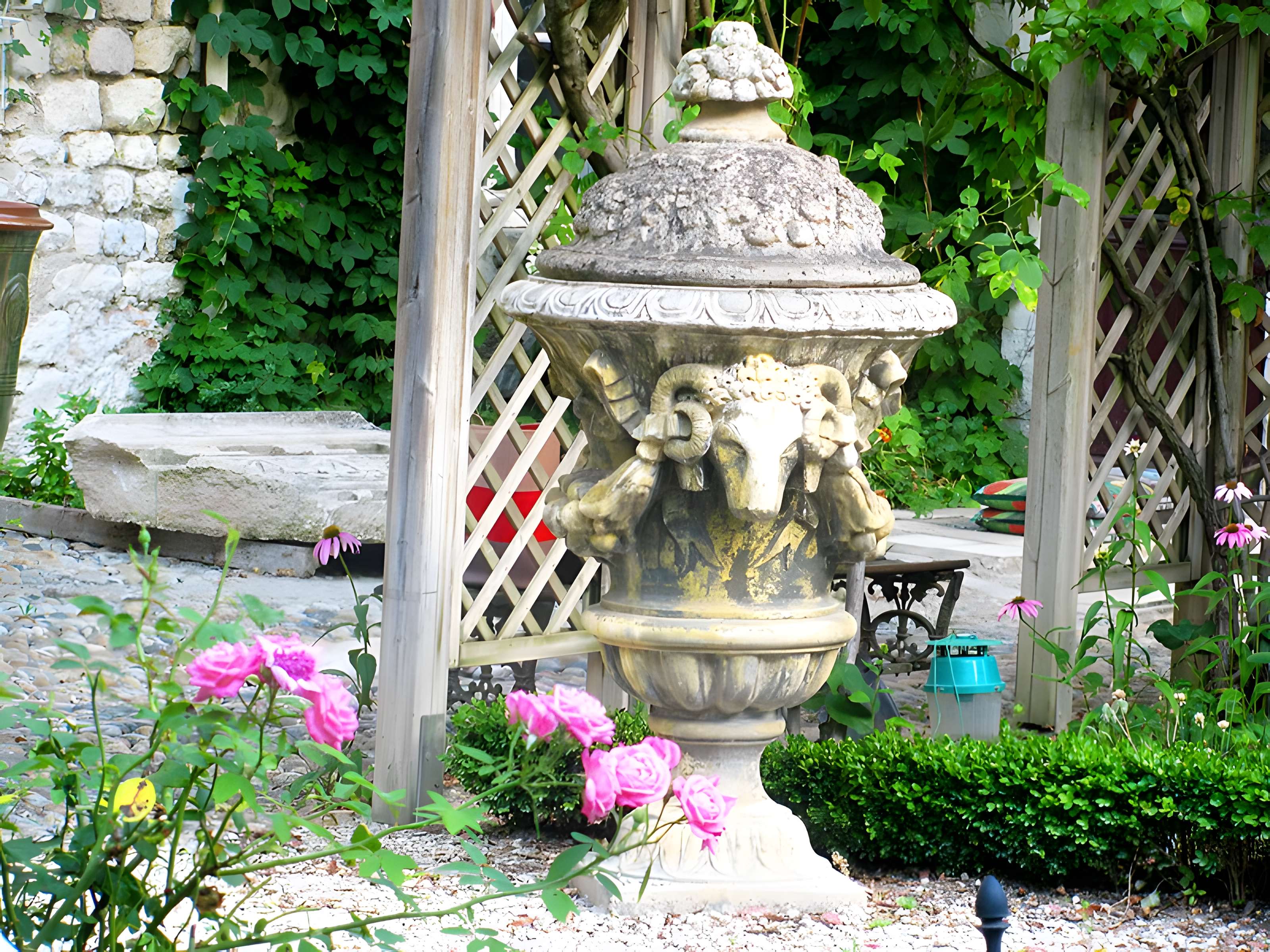 Palais des évêques de Bourg-Saint-Andéol