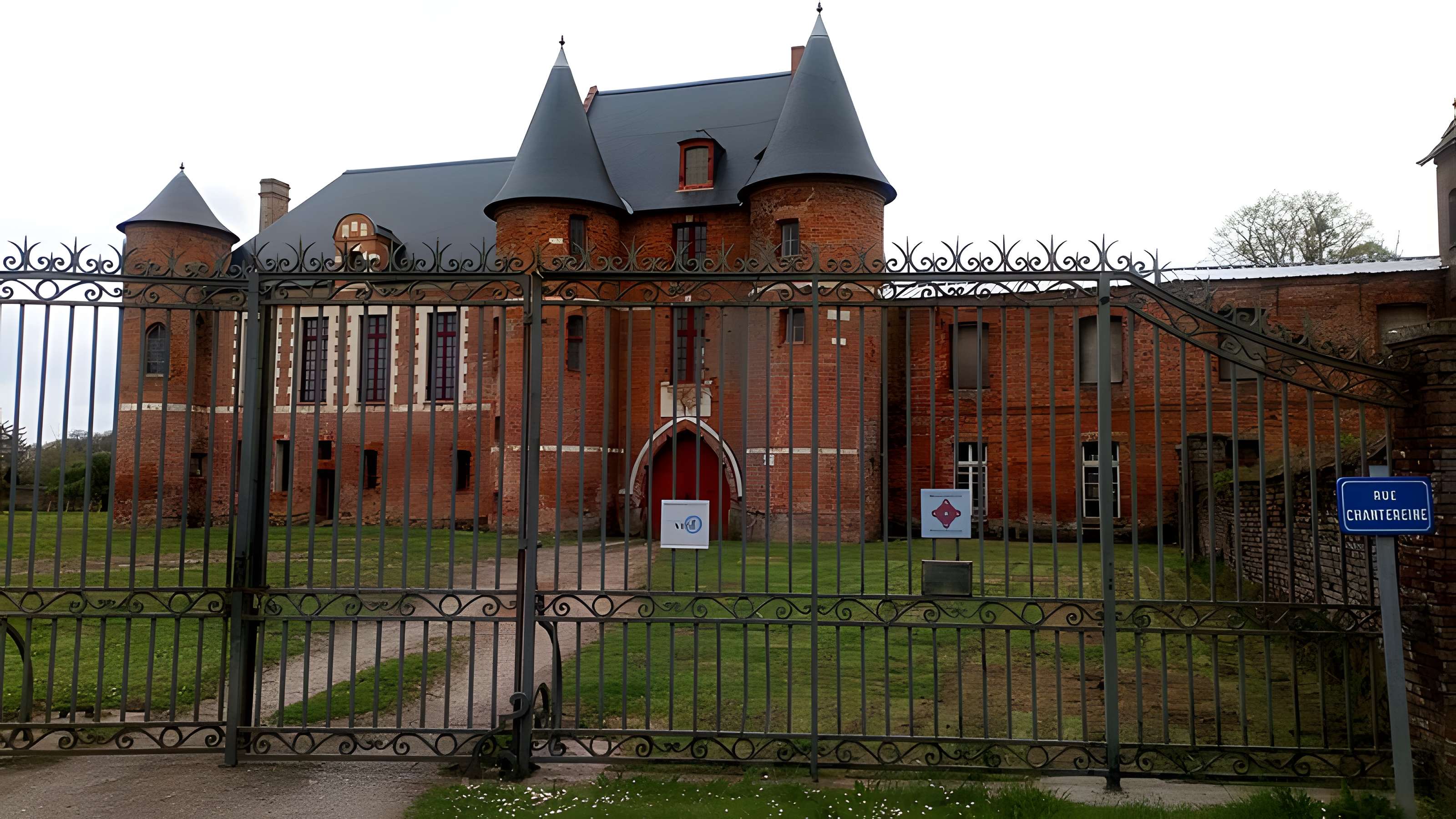 Château de Beaucamps-le-Jeune