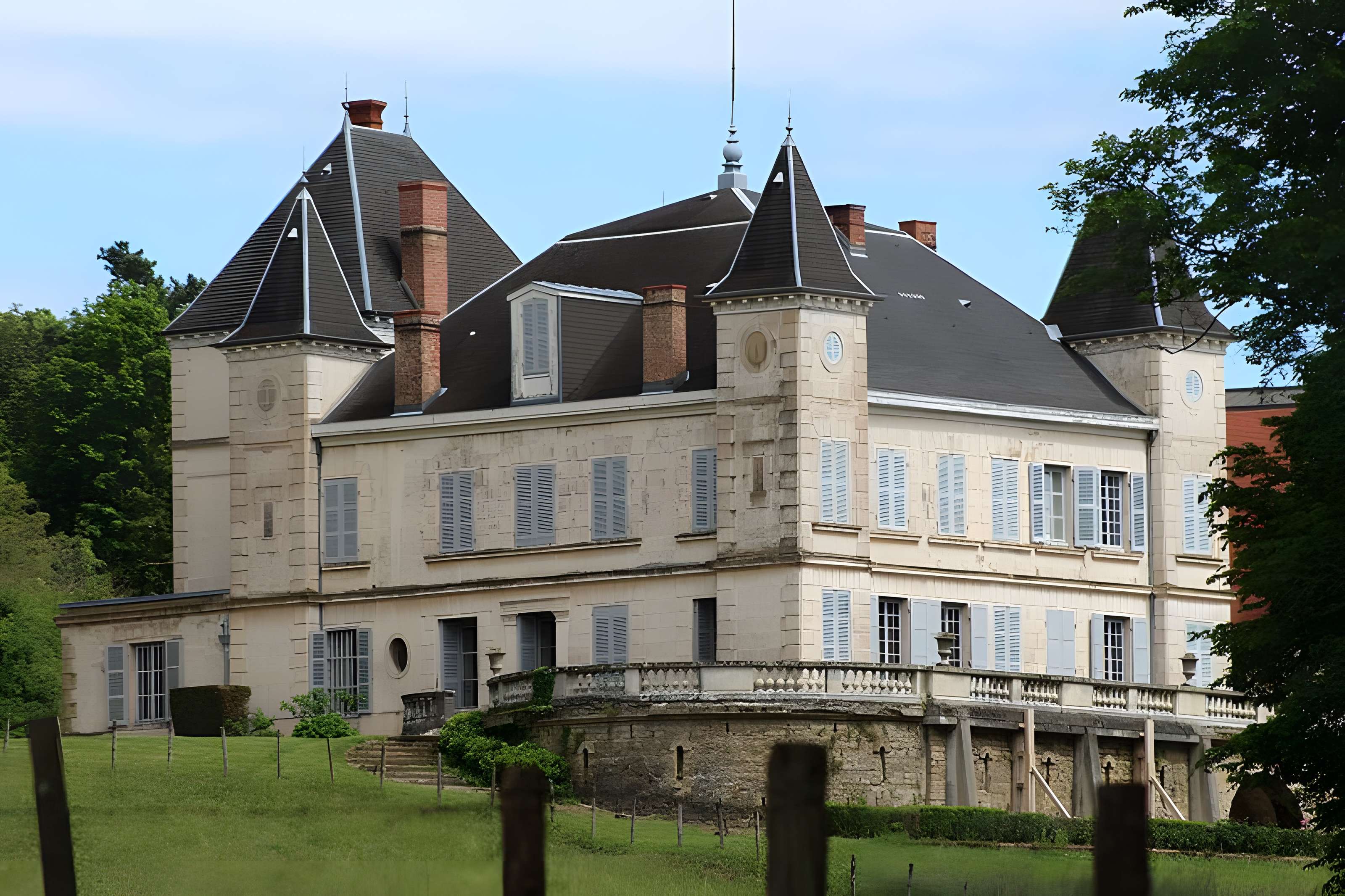 Château de Beaumont à Saint-Étienne-sur-Chalaronne