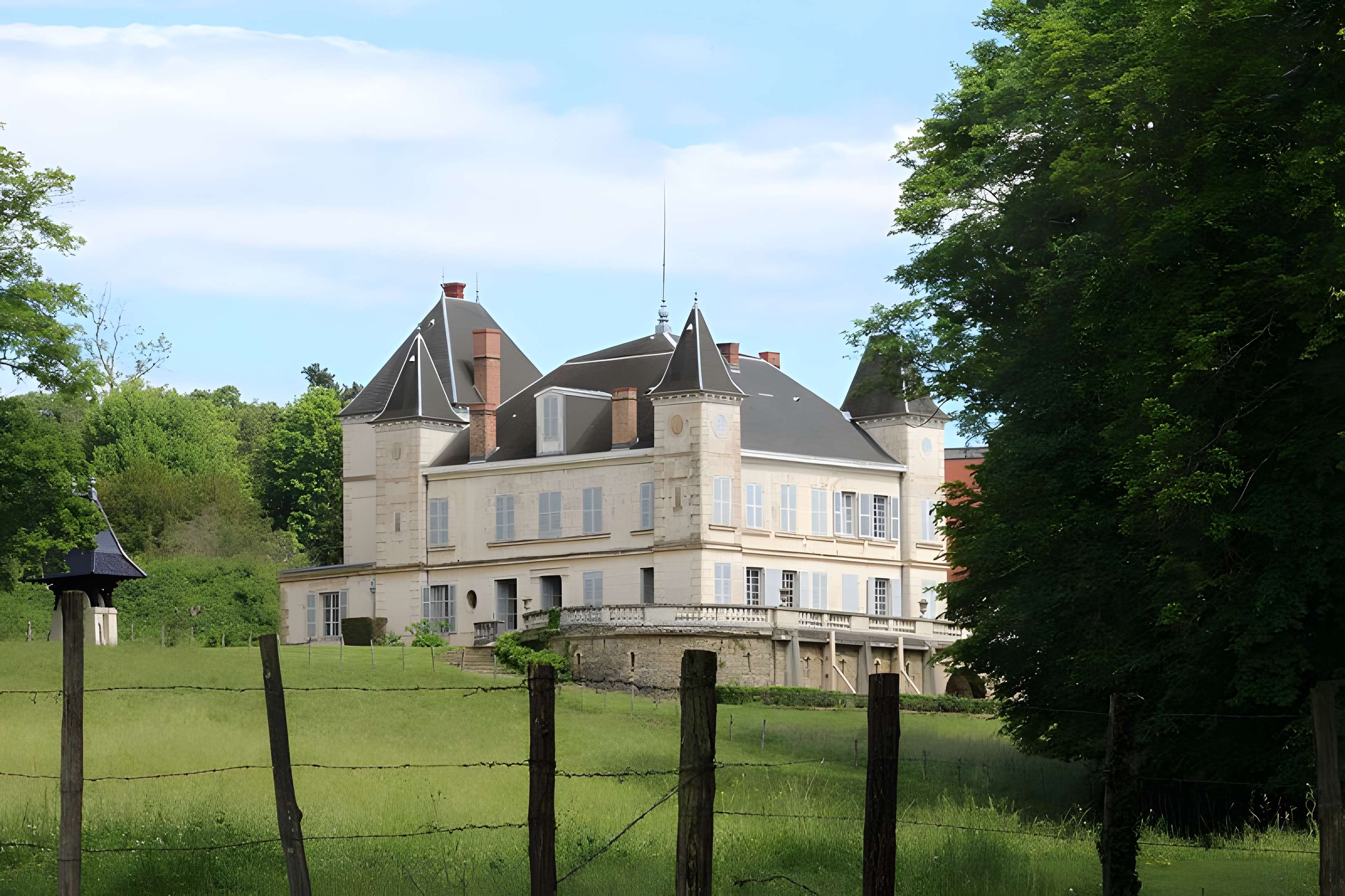 Château de Beaumont à Saint-Étienne-sur-Chalaronne