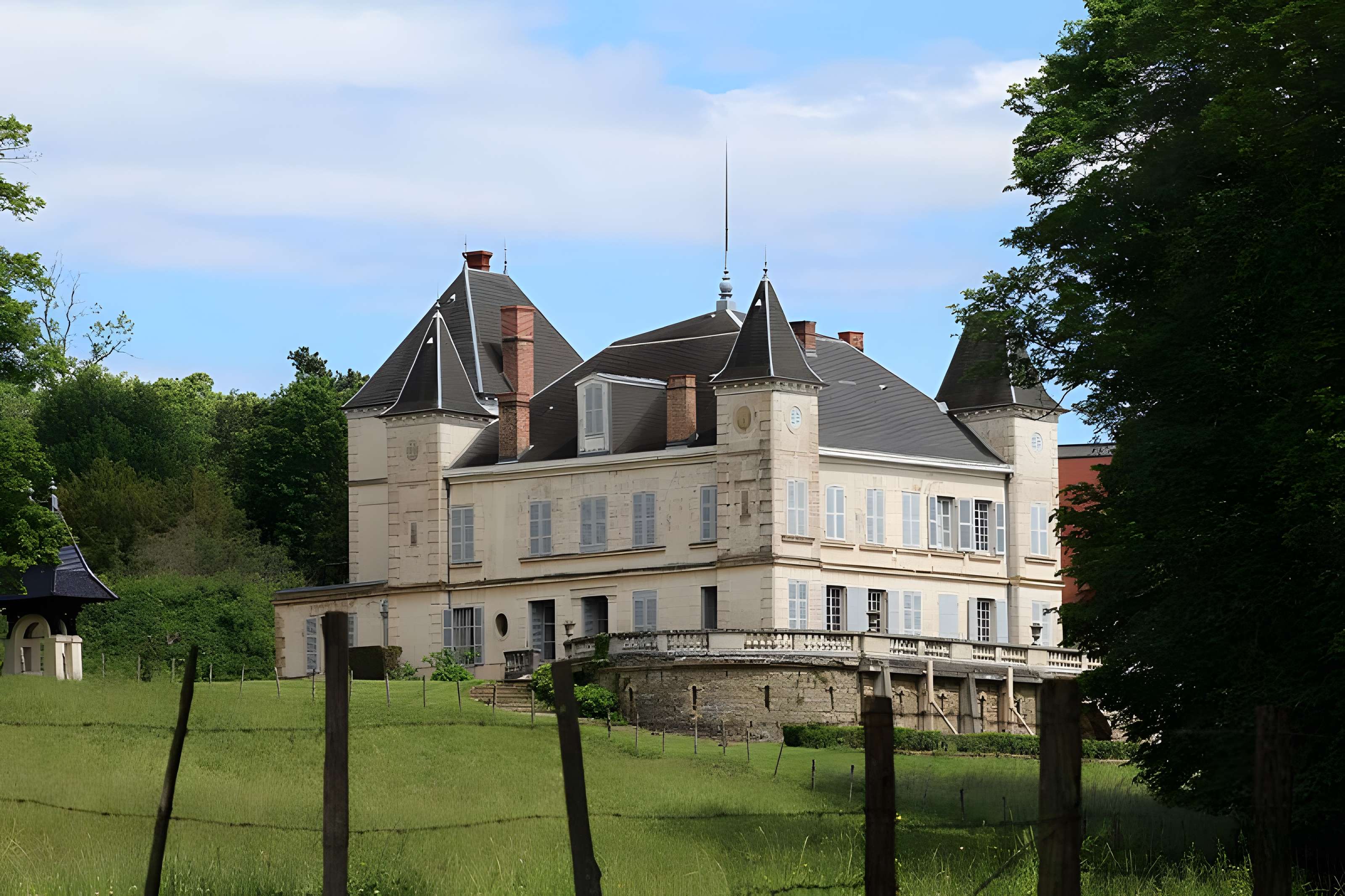 Château de Beaumont à Saint-Étienne-sur-Chalaronne