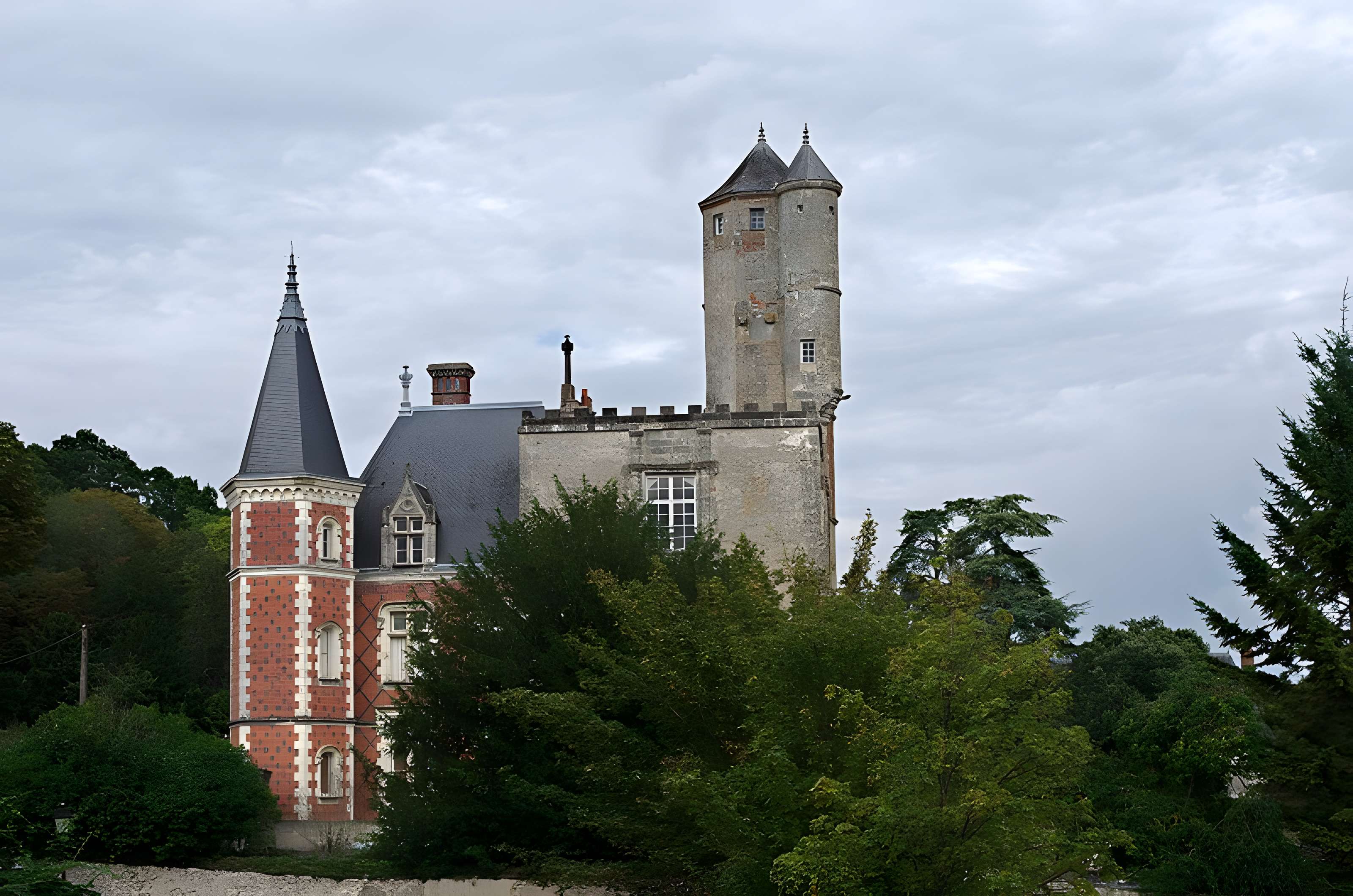 Château de Beaumont-la-Ronce