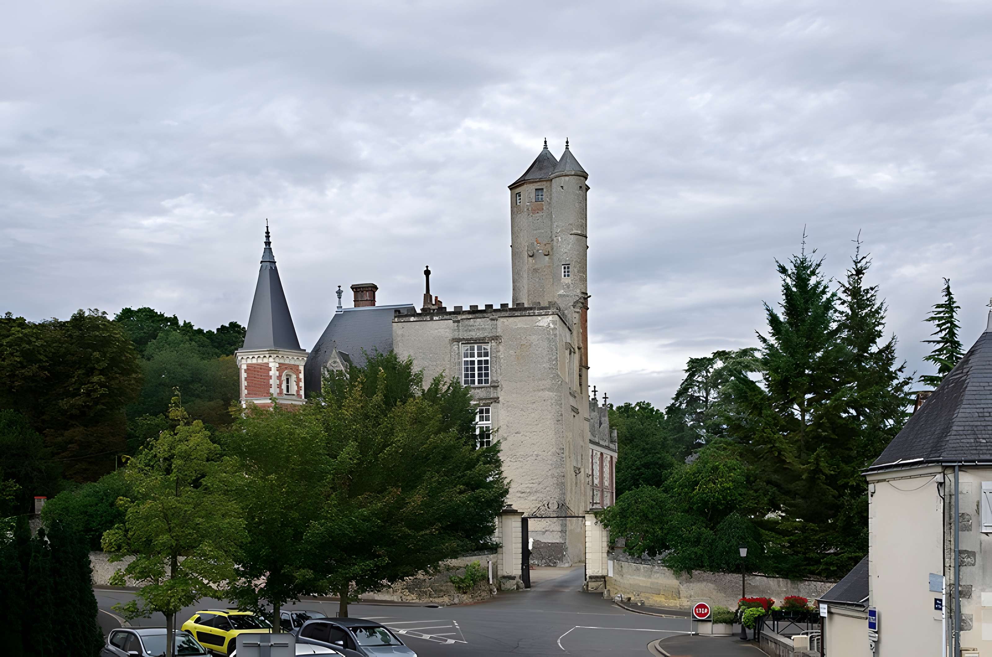 Château de Beaumont-la-Ronce
