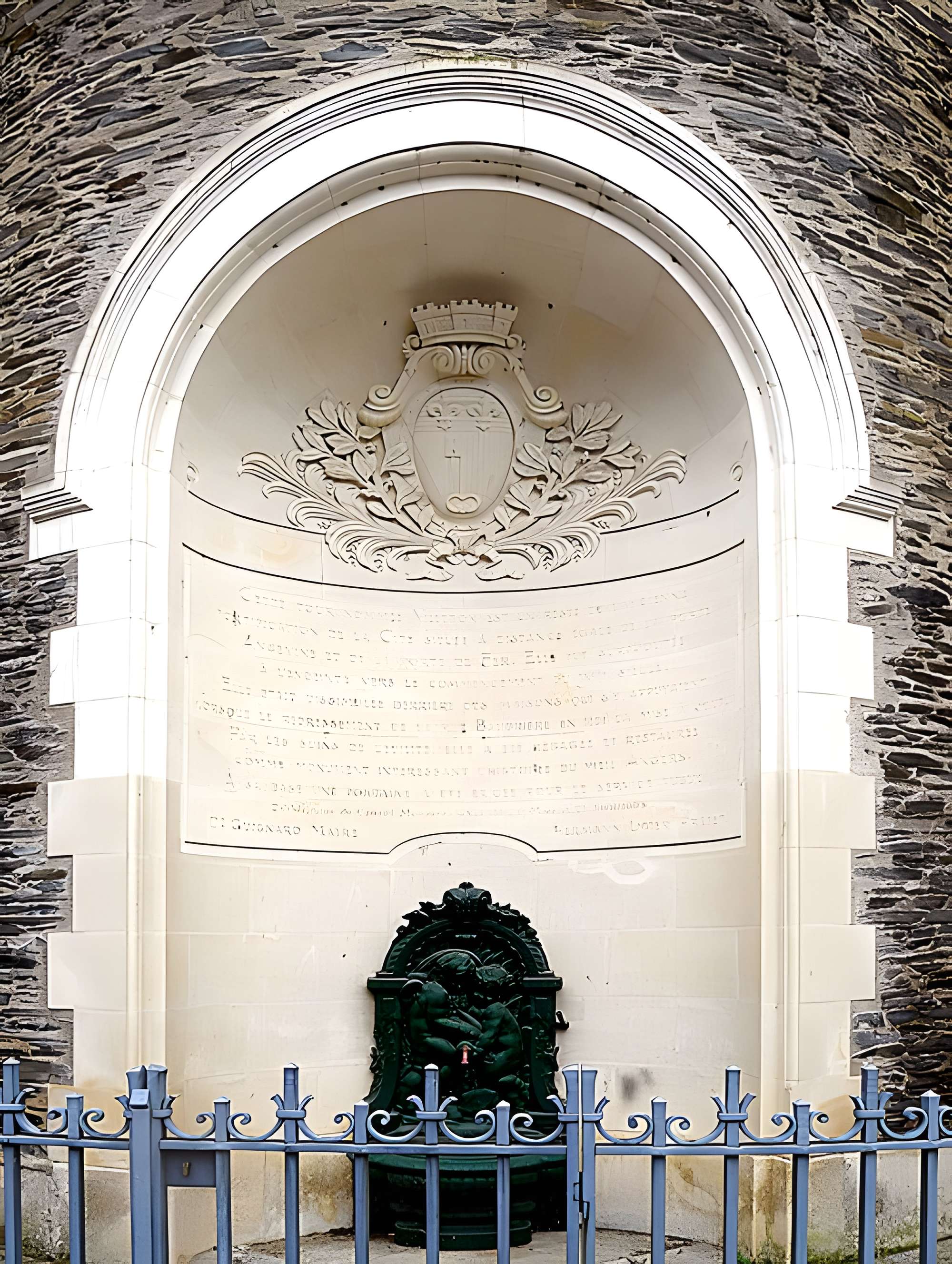 Ancien évêché ou Palais du Tau