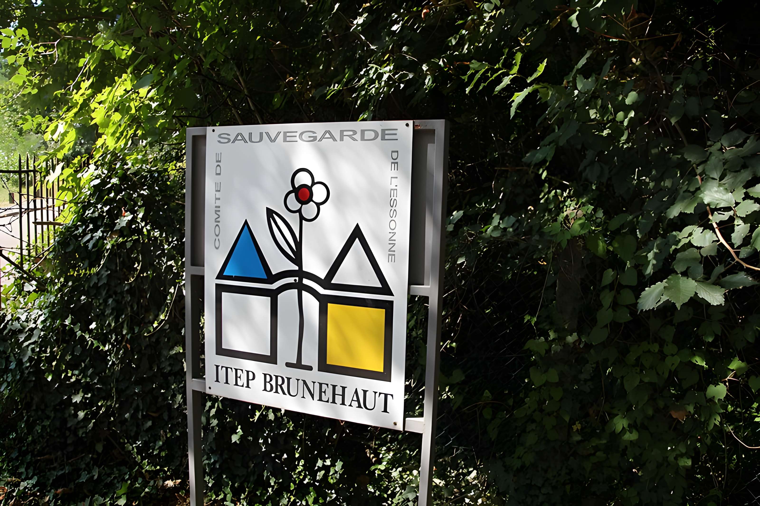Domaine de Brunehaut (vestiges de l'ancien)