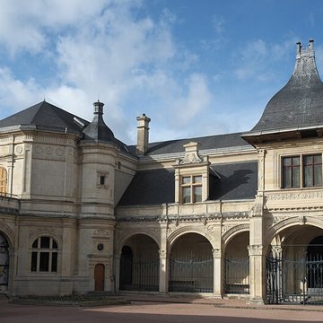 Pavillon dAnne de Beaujeu à Moulins