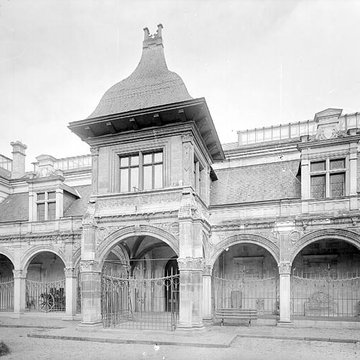 Pavillon dAnne de Beaujeu à Moulins