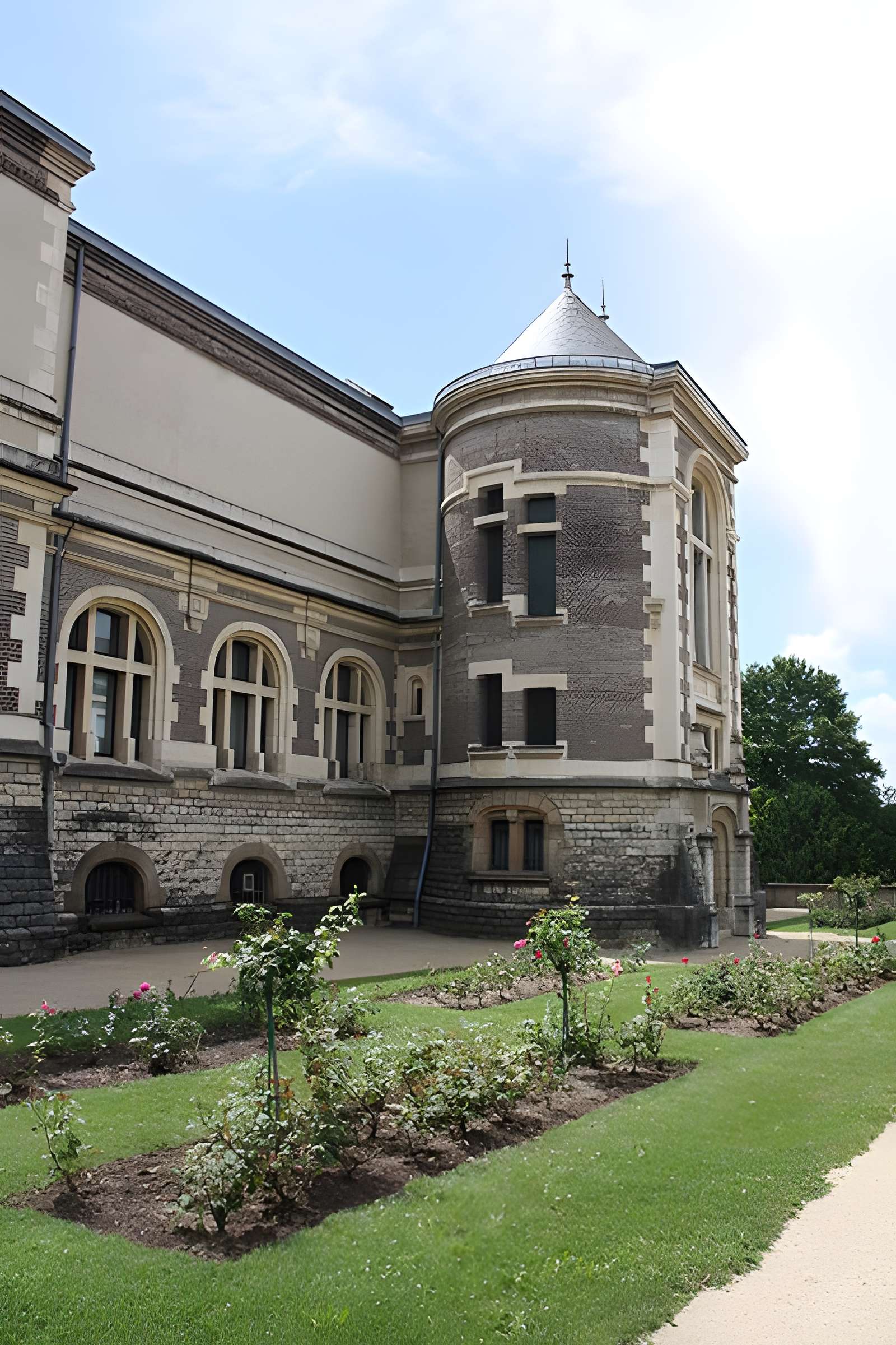 Pavillon d'Anne de Beaujeu à Moulins