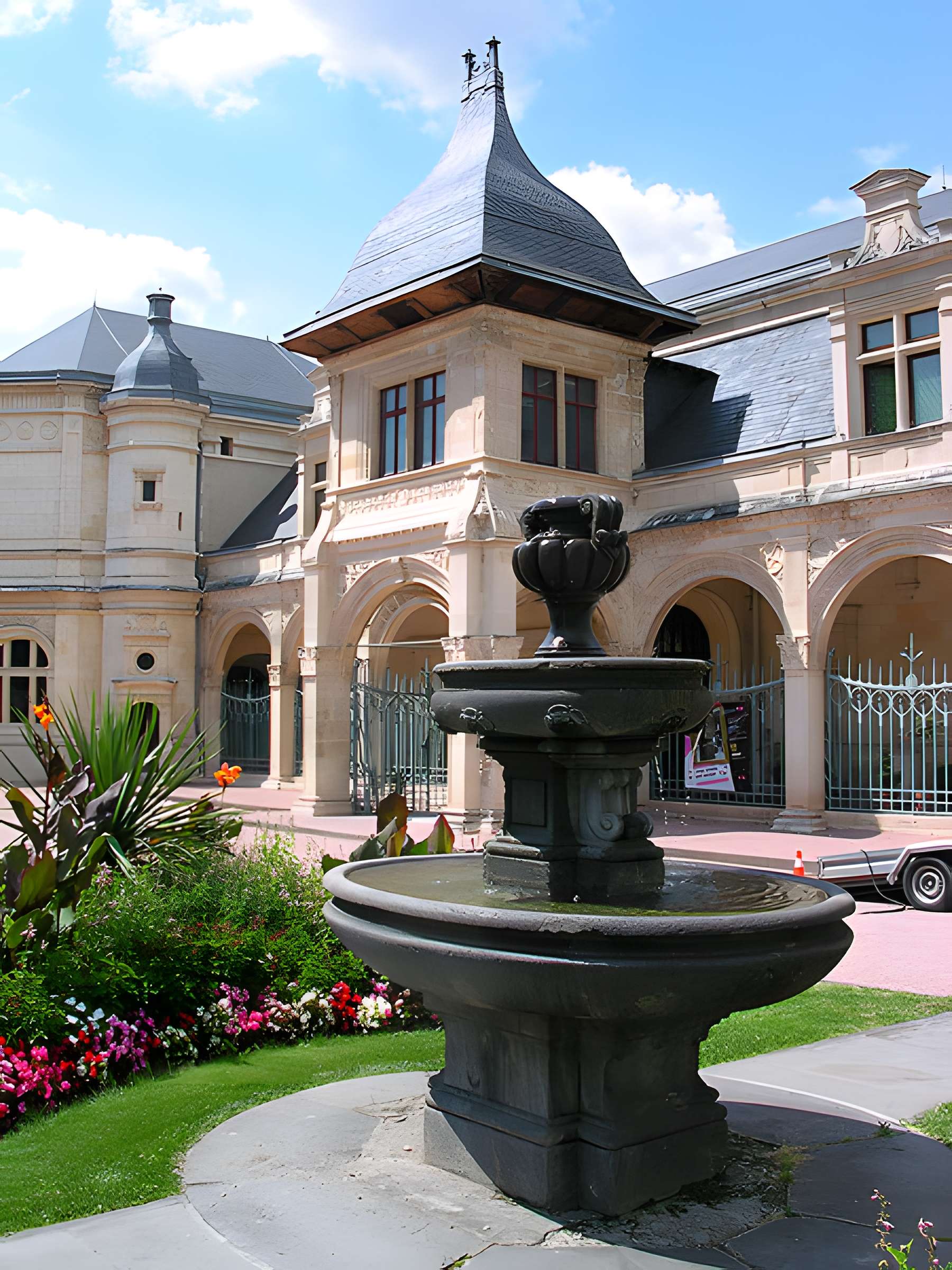 Pavillon d'Anne de Beaujeu à Moulins