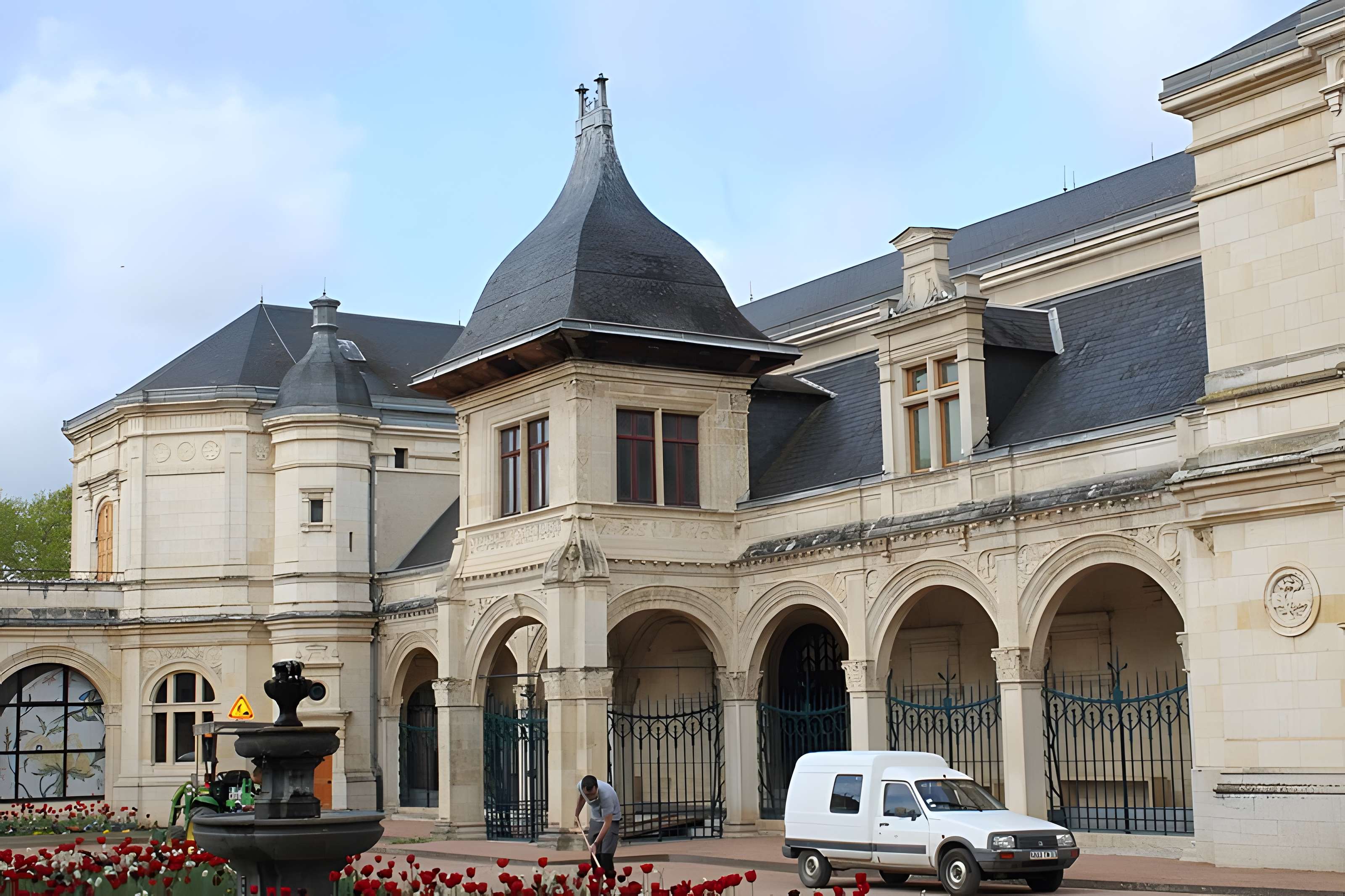 Pavillon d'Anne de Beaujeu à Moulins
