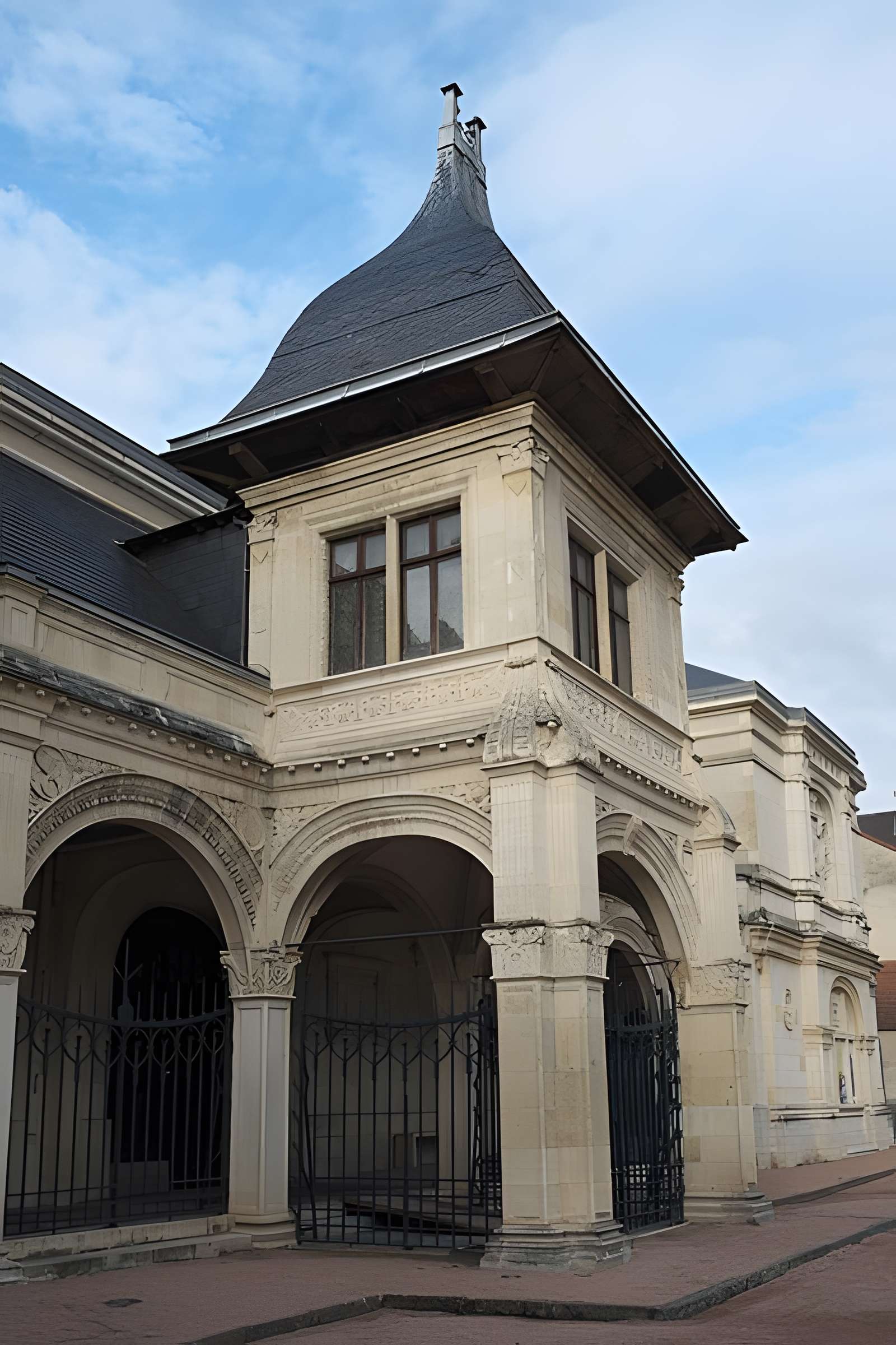 Pavillon d'Anne de Beaujeu à Moulins