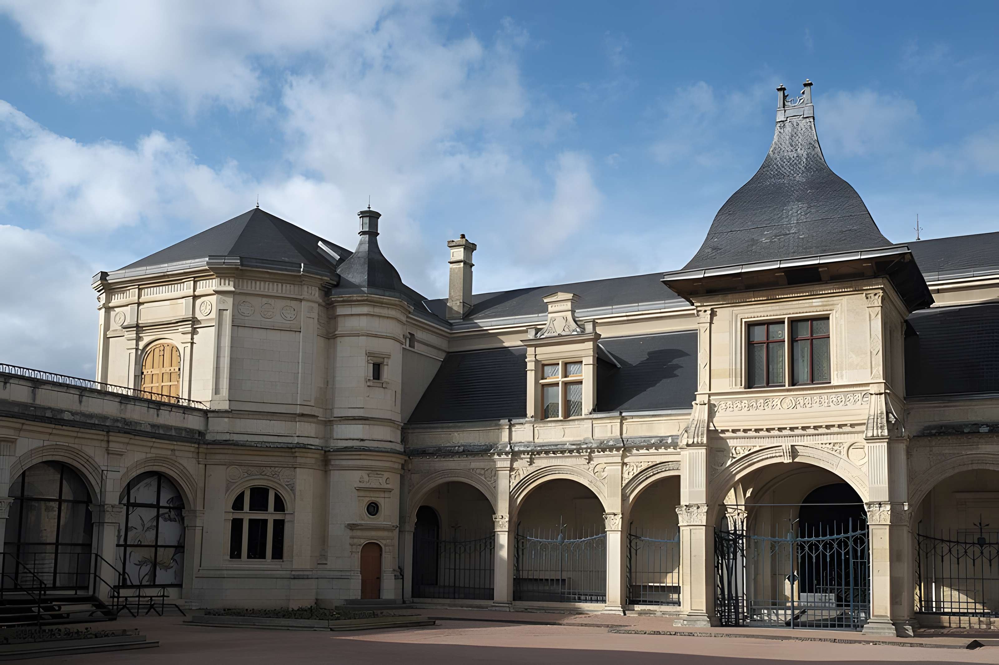 Pavillon d'Anne de Beaujeu à Moulins