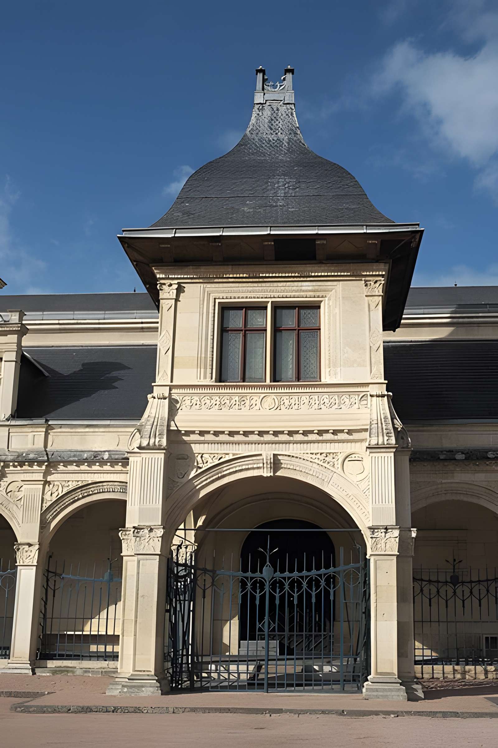 Pavillon d'Anne de Beaujeu à Moulins
