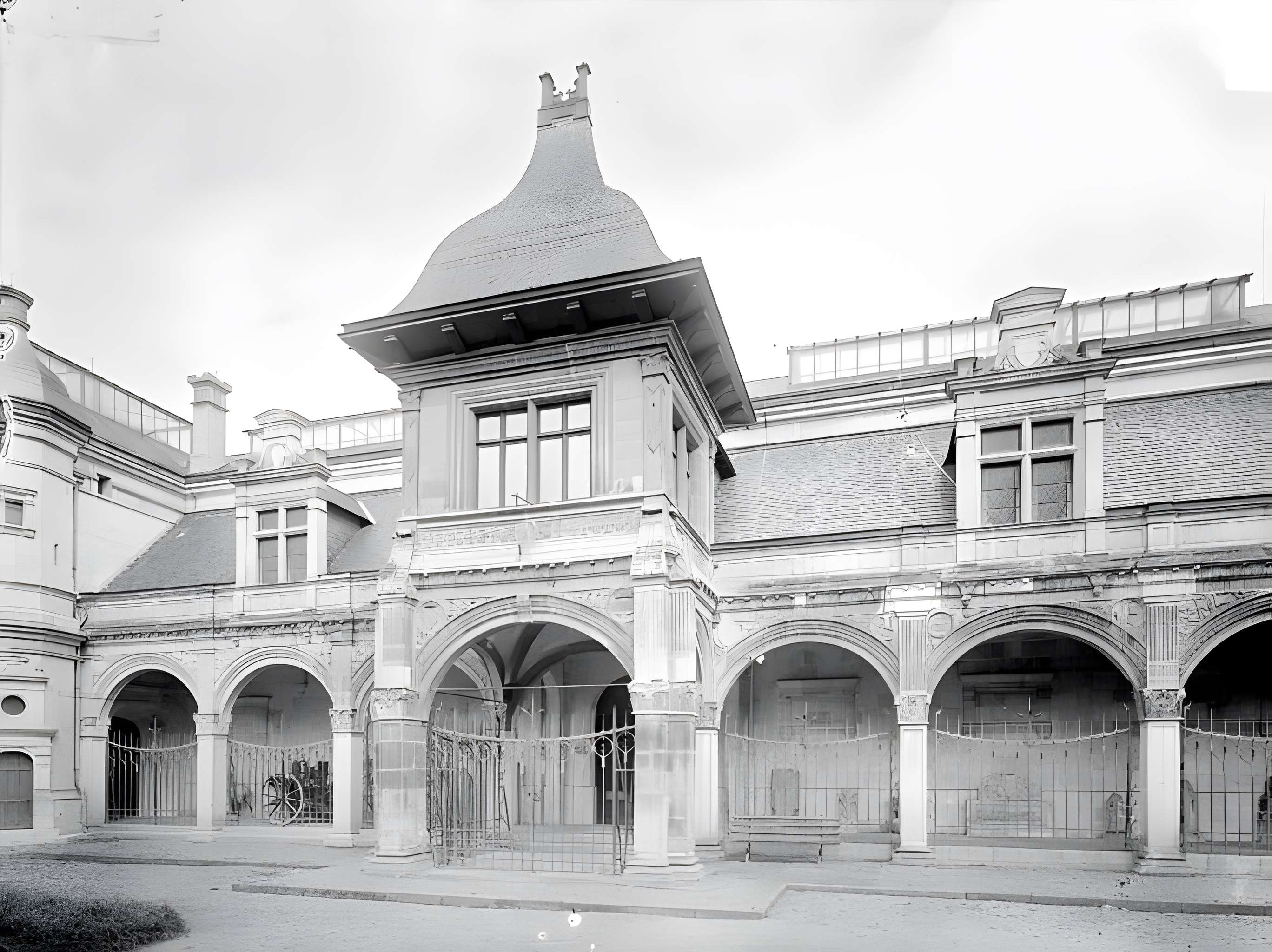 Pavillon d'Anne de Beaujeu à Moulins