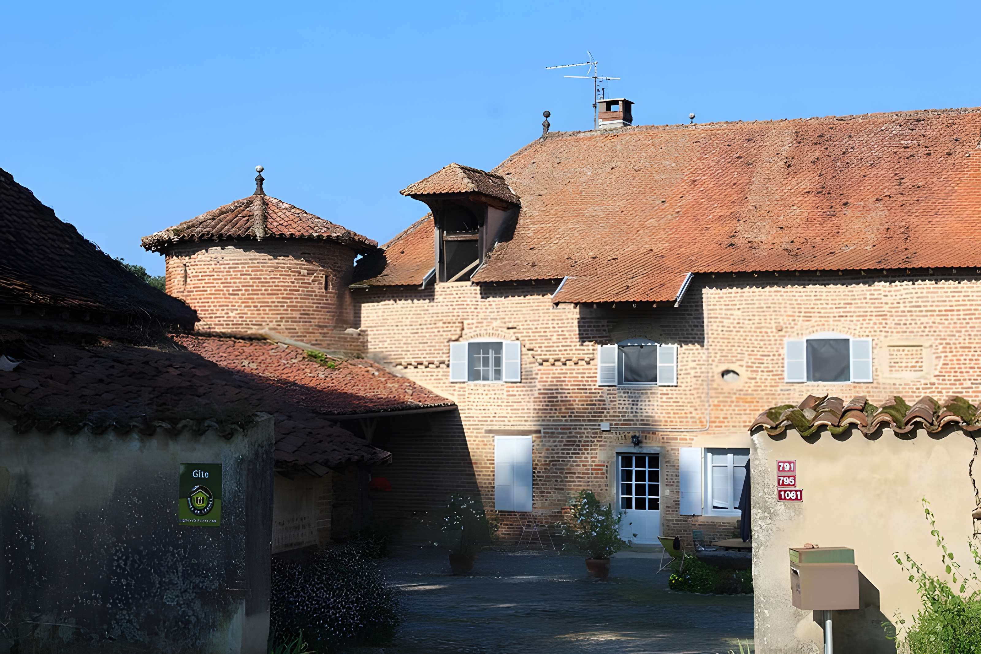 Château de Chanoz-Châtenay