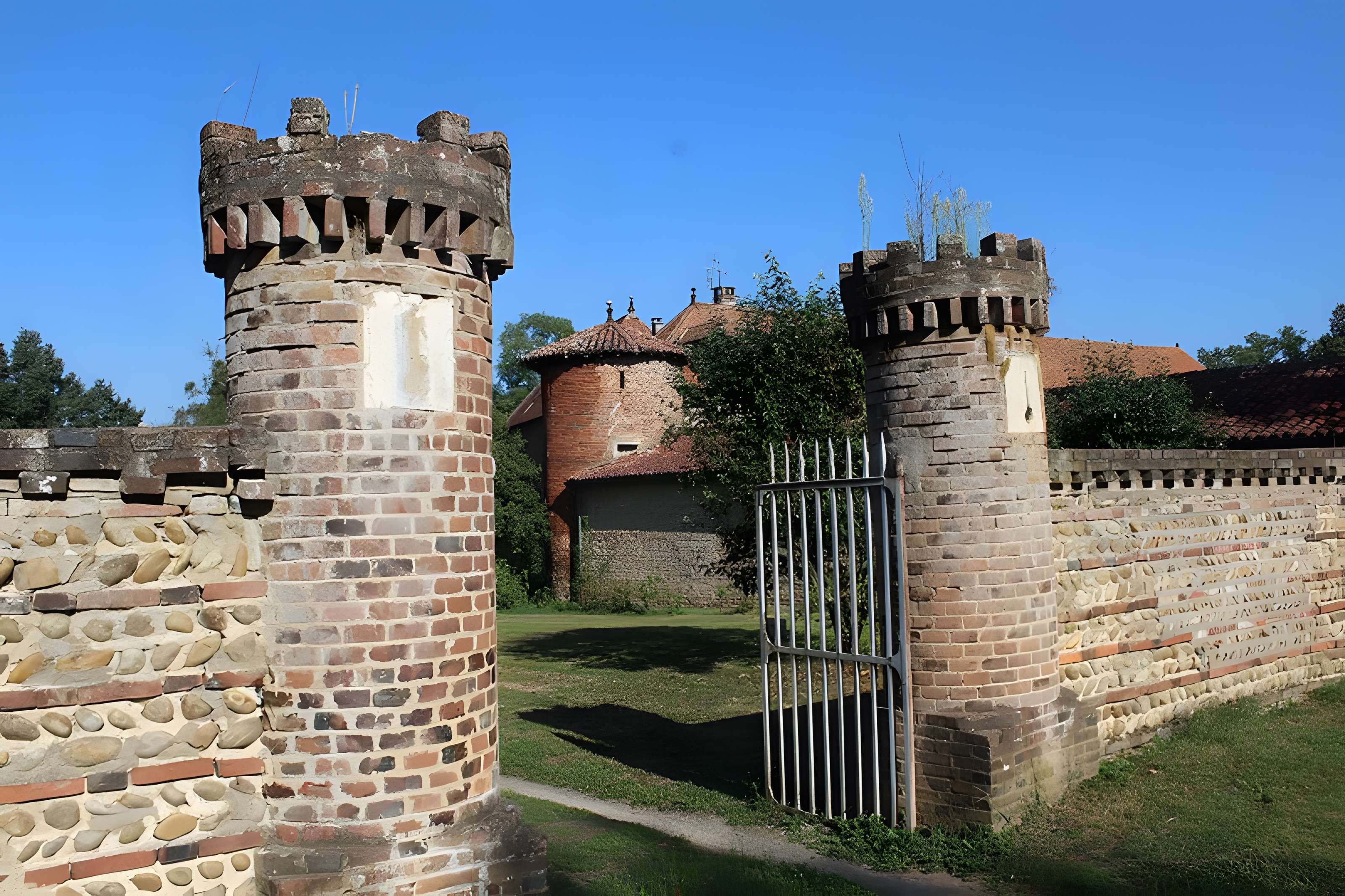Château de Chanoz-Châtenay